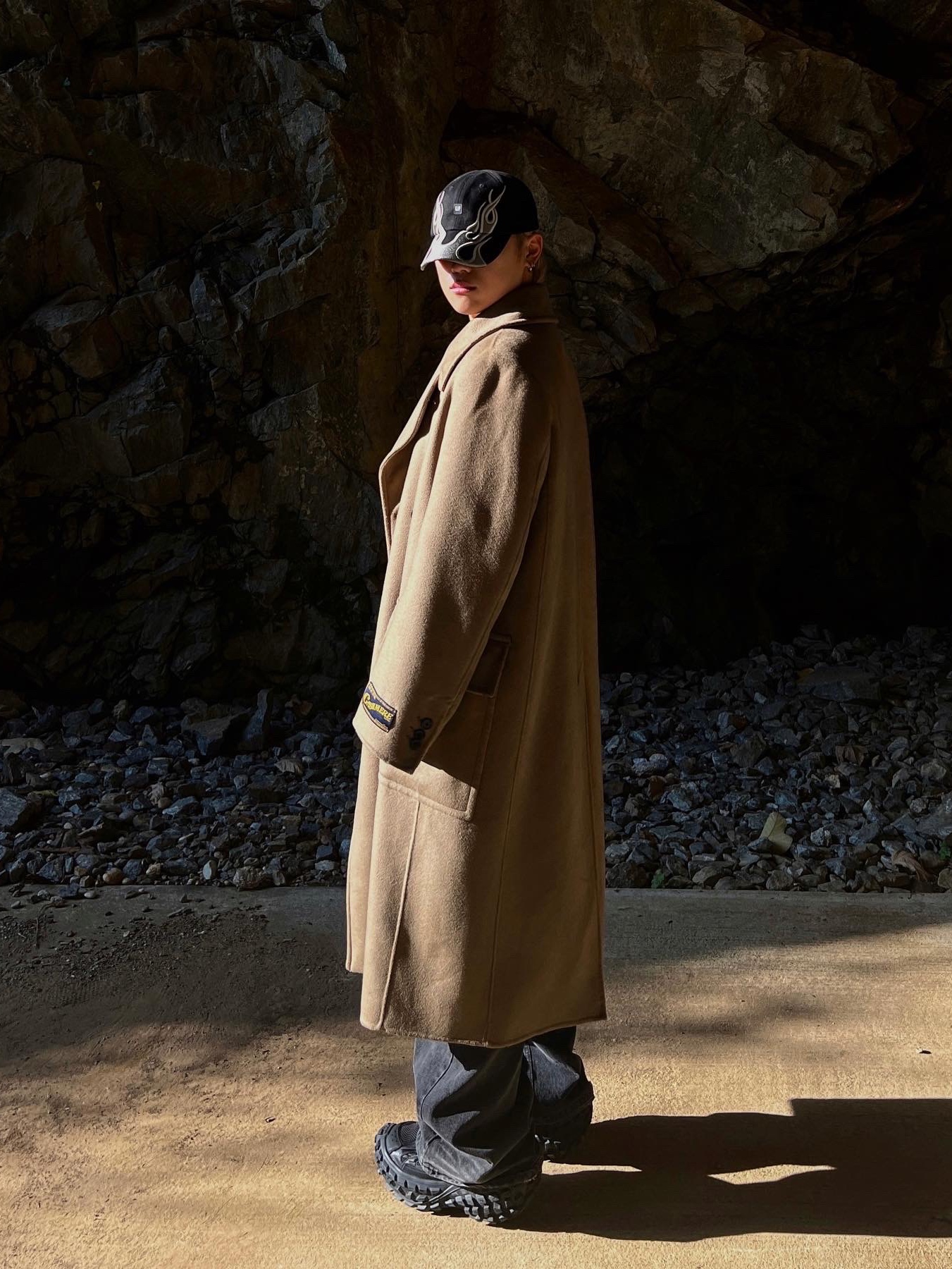 Yeezy Gap Engineered By Balenciaga Flame Cap Black, Balenciaga Defender Sneakers Black 착용 스타일 - 4