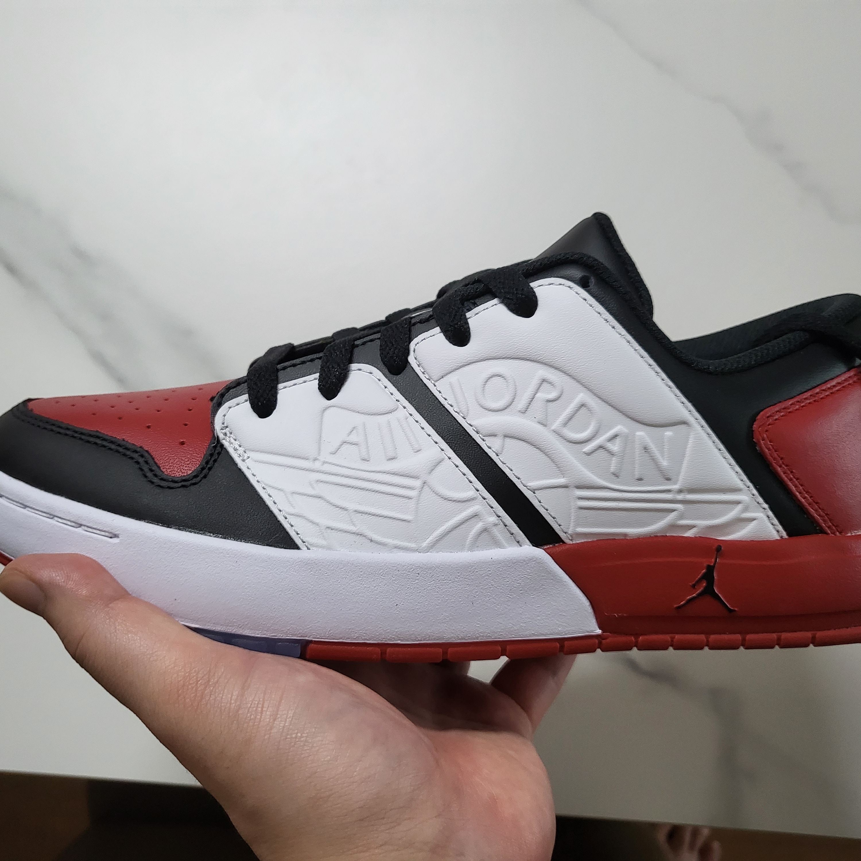 Jordan Nu Retro 1 Low Varsity Red 착용 스타일 - 2