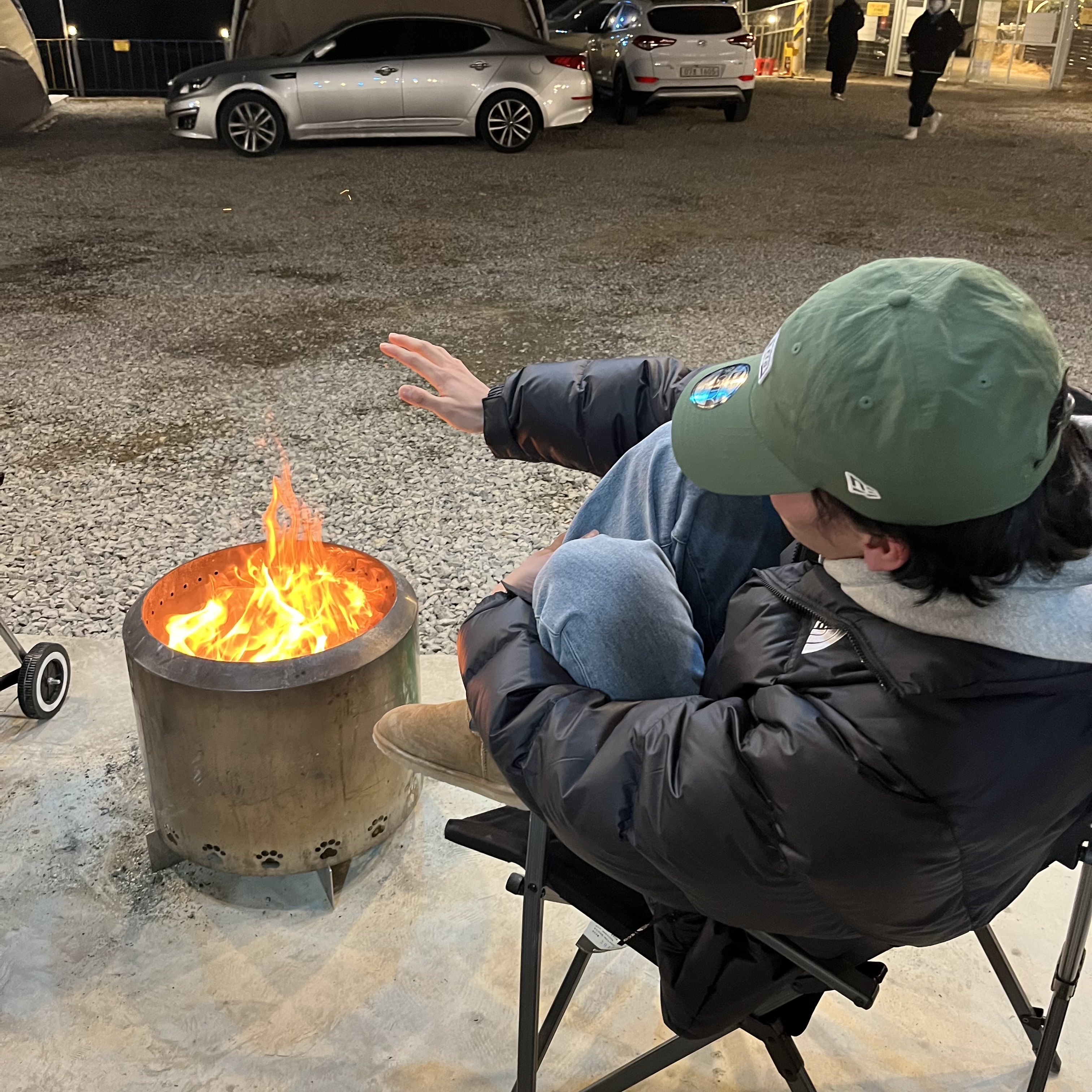 The North Face 1996 Eco Nuptse Jacket Black, Acne Studios Large Check Muffler Olive Green Turquoise 착용 스타일 - 1