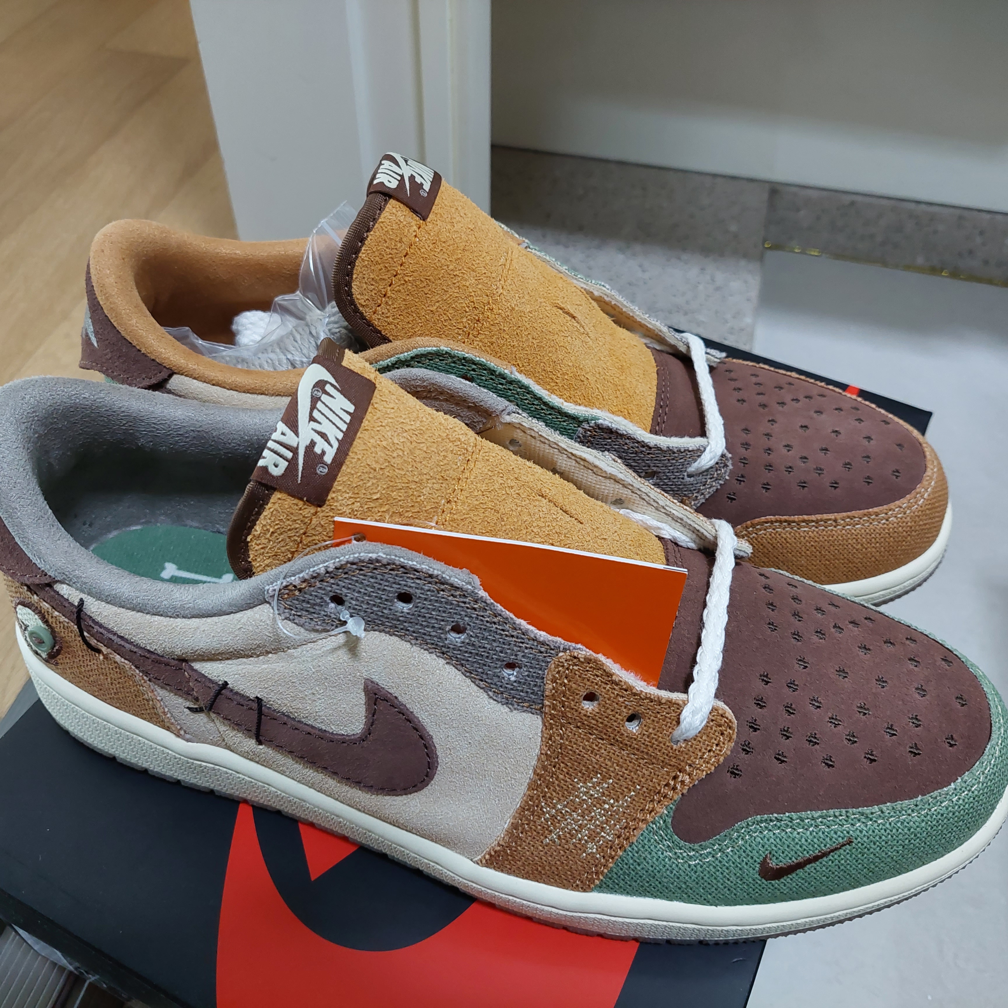 Jordan 1 x Zion Williamson Retro Low OG Flax and Oil Green 착용 스타일 - 2