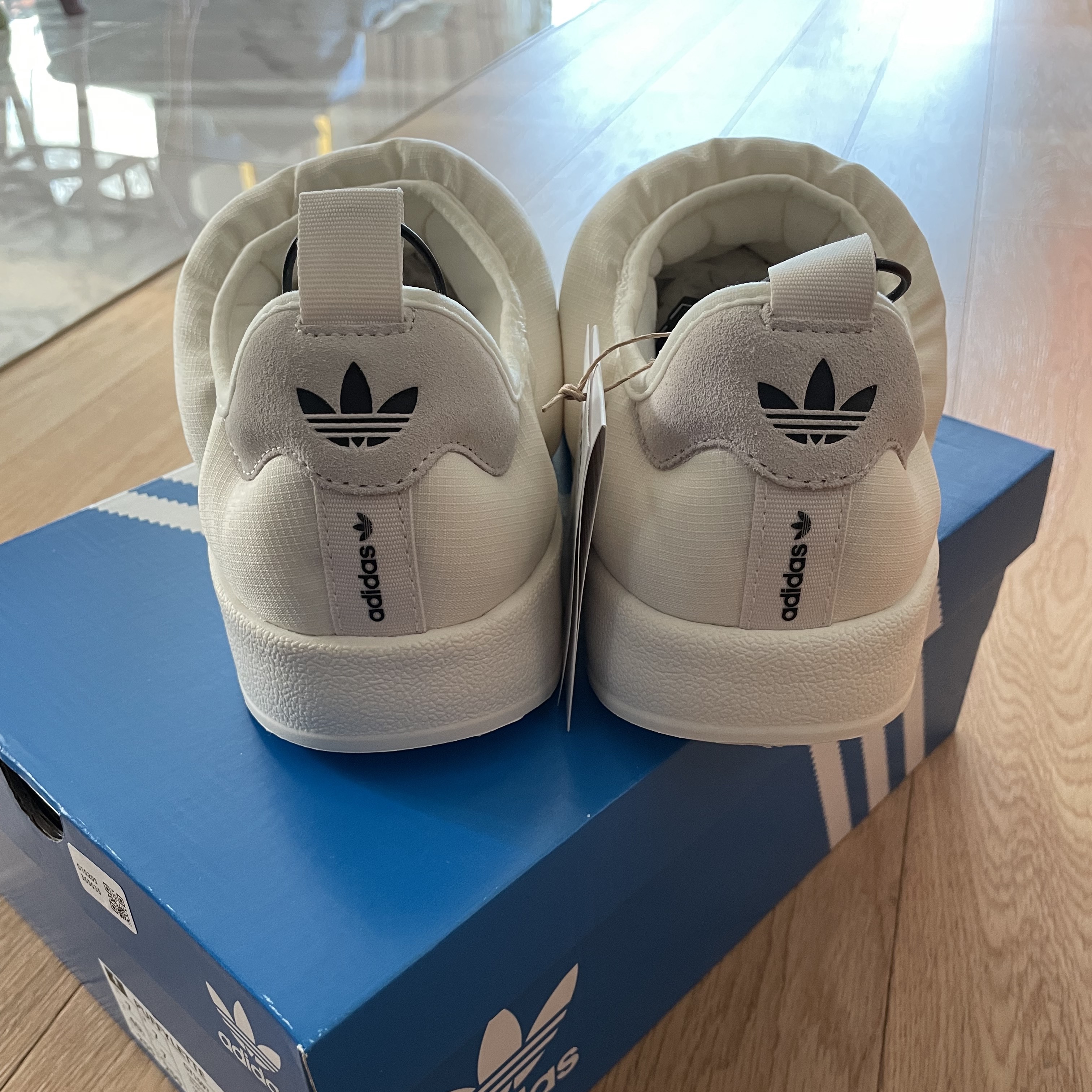 Adidas Puffylette Off White 착용 스타일 - 3