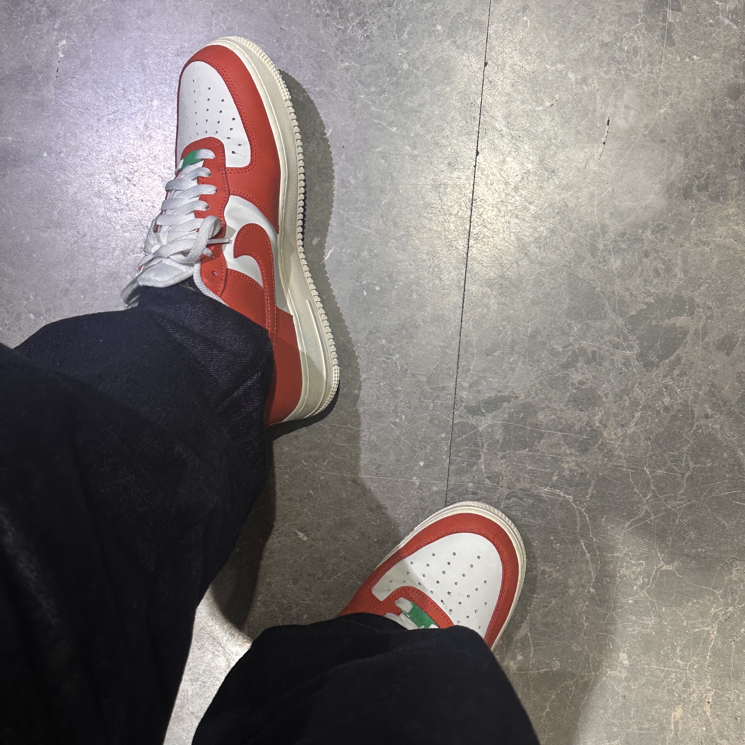Nike Air Force 1 '07 LV8 Pojangmacha 착용 스타일