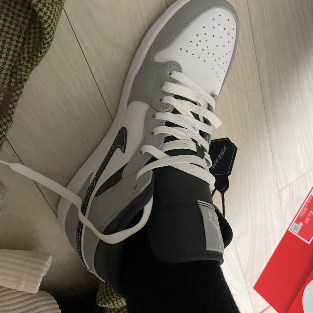 Jordan 1 Mid Light Smoke Grey Anthracite 착용 스타일