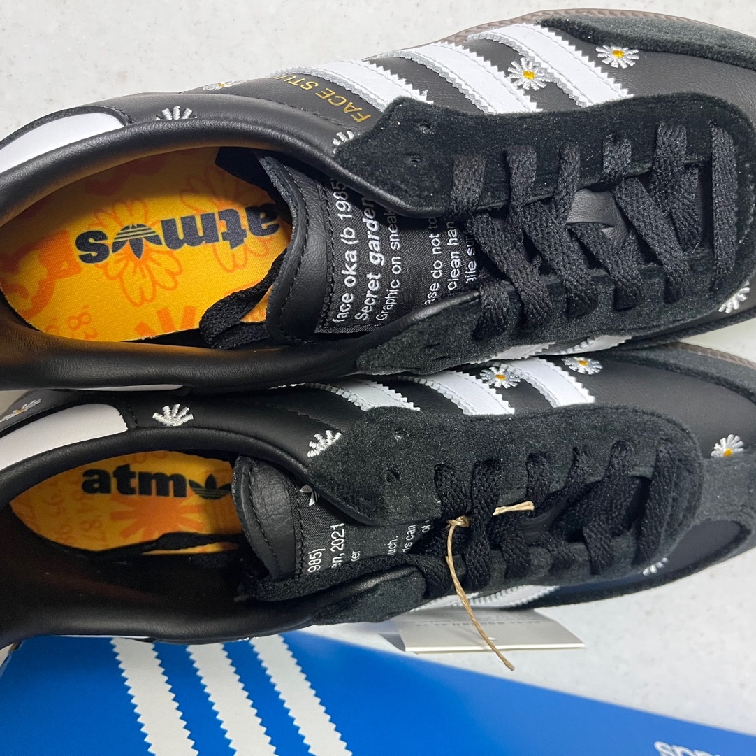 Adidas x Atmos x Face Samba OG Core Black 착용 스타일 - 2