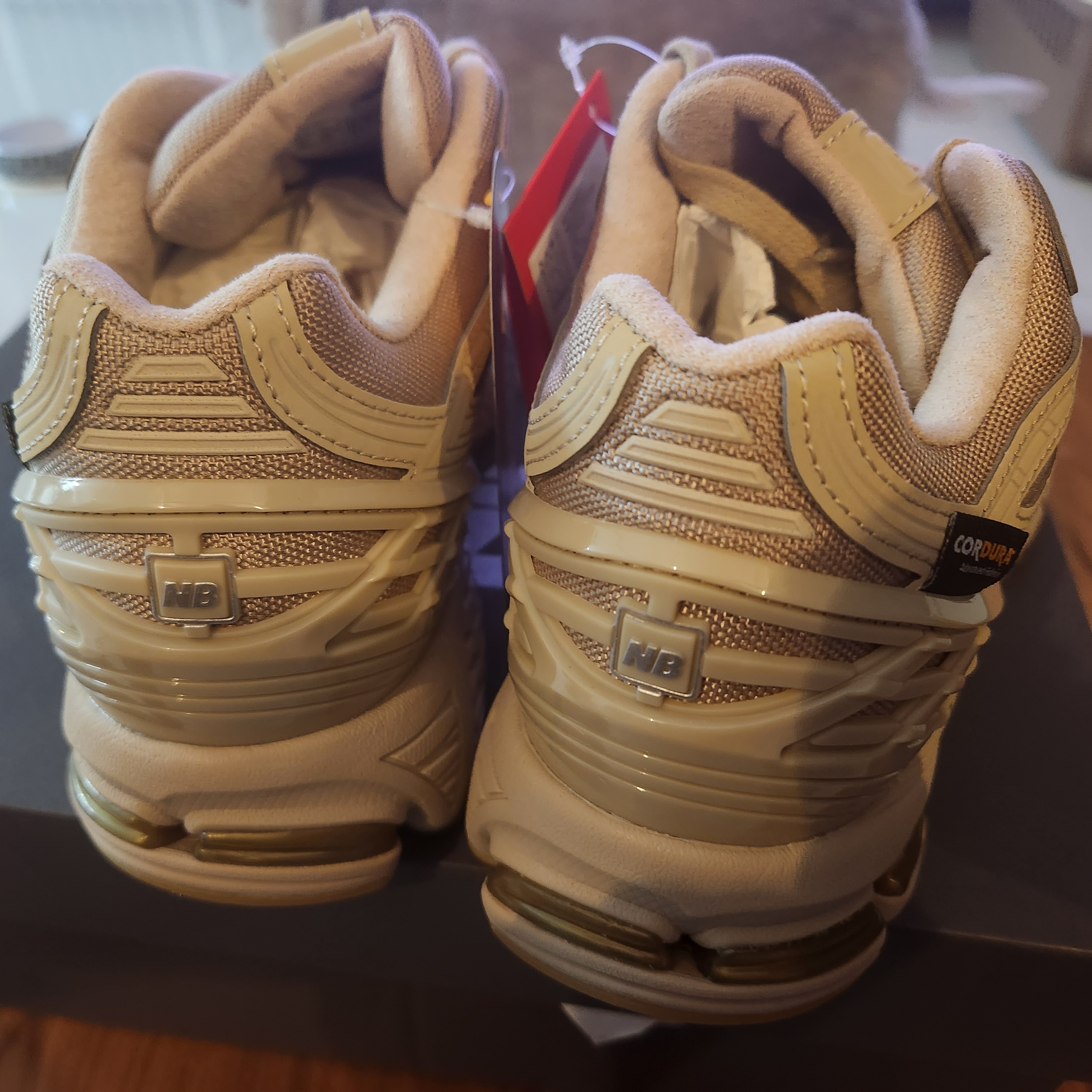 New Balance 1906R Rattan 착용 스타일 - 2