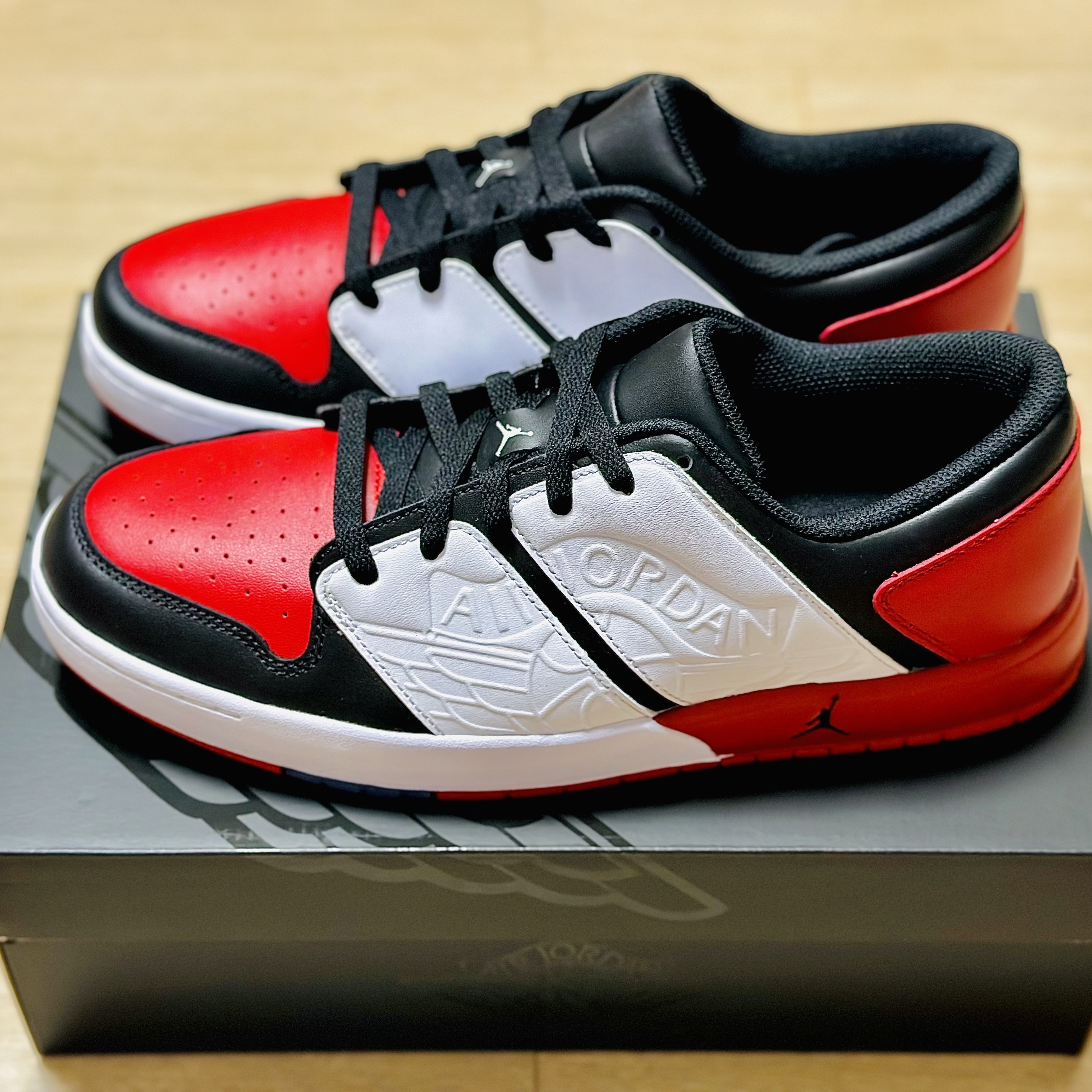 Jordan Nu Retro 1 Low Varsity Red 착용 스타일 - 1