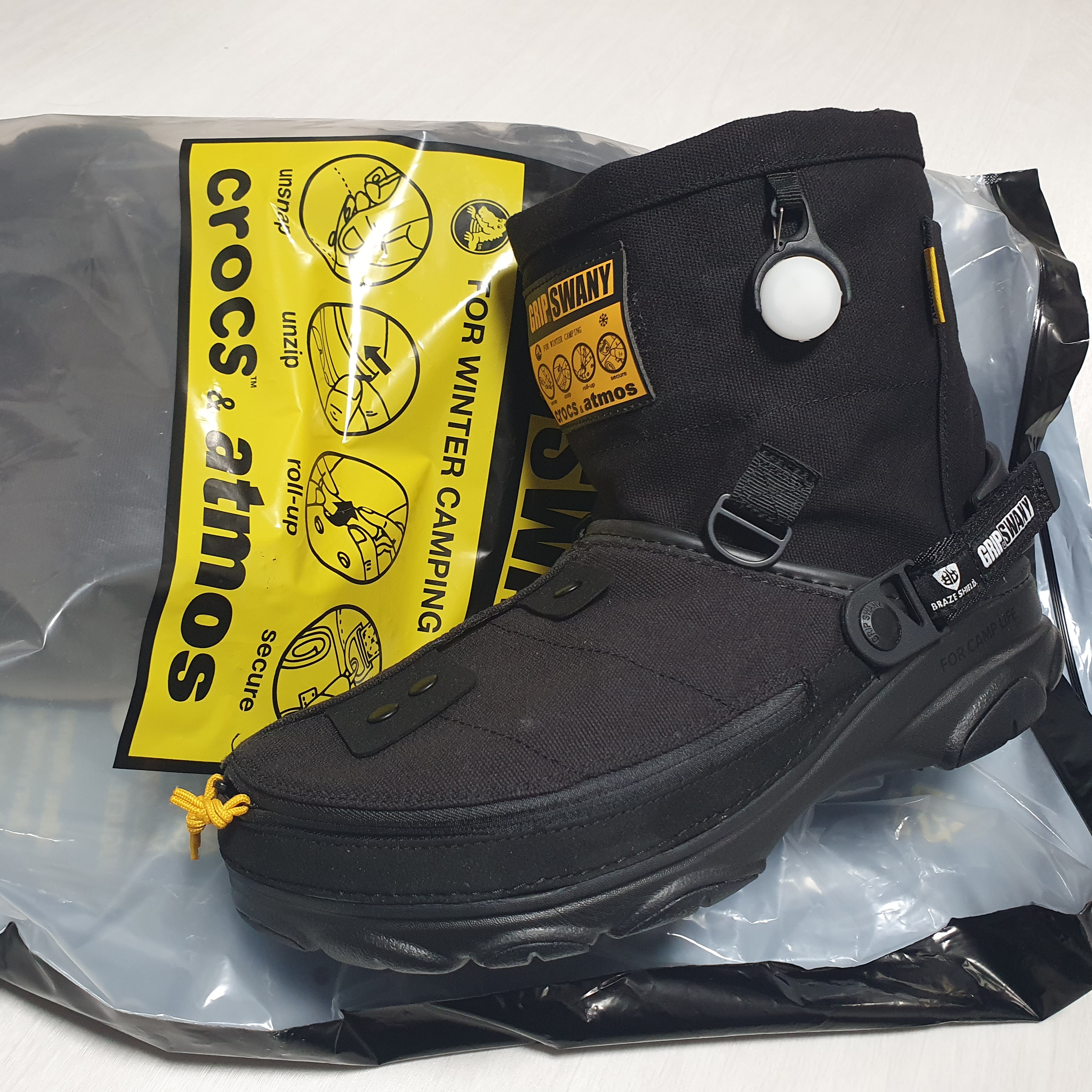 Crocs x Grip Swany x Atmos Classic All Terrain Clog Black 착용 스타일