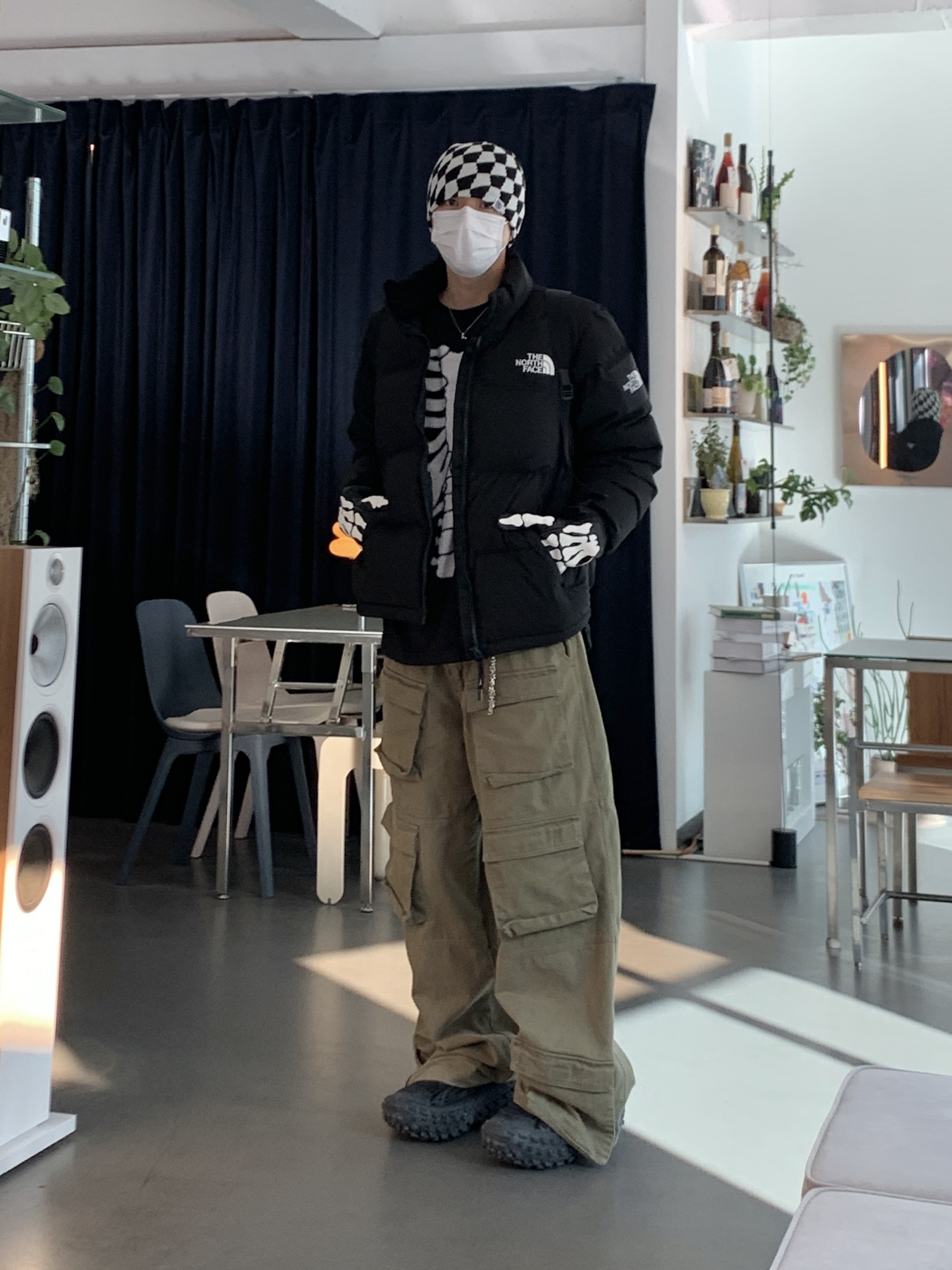 Balenciaga Defender Sneakers Black 착용 스타일 - 3