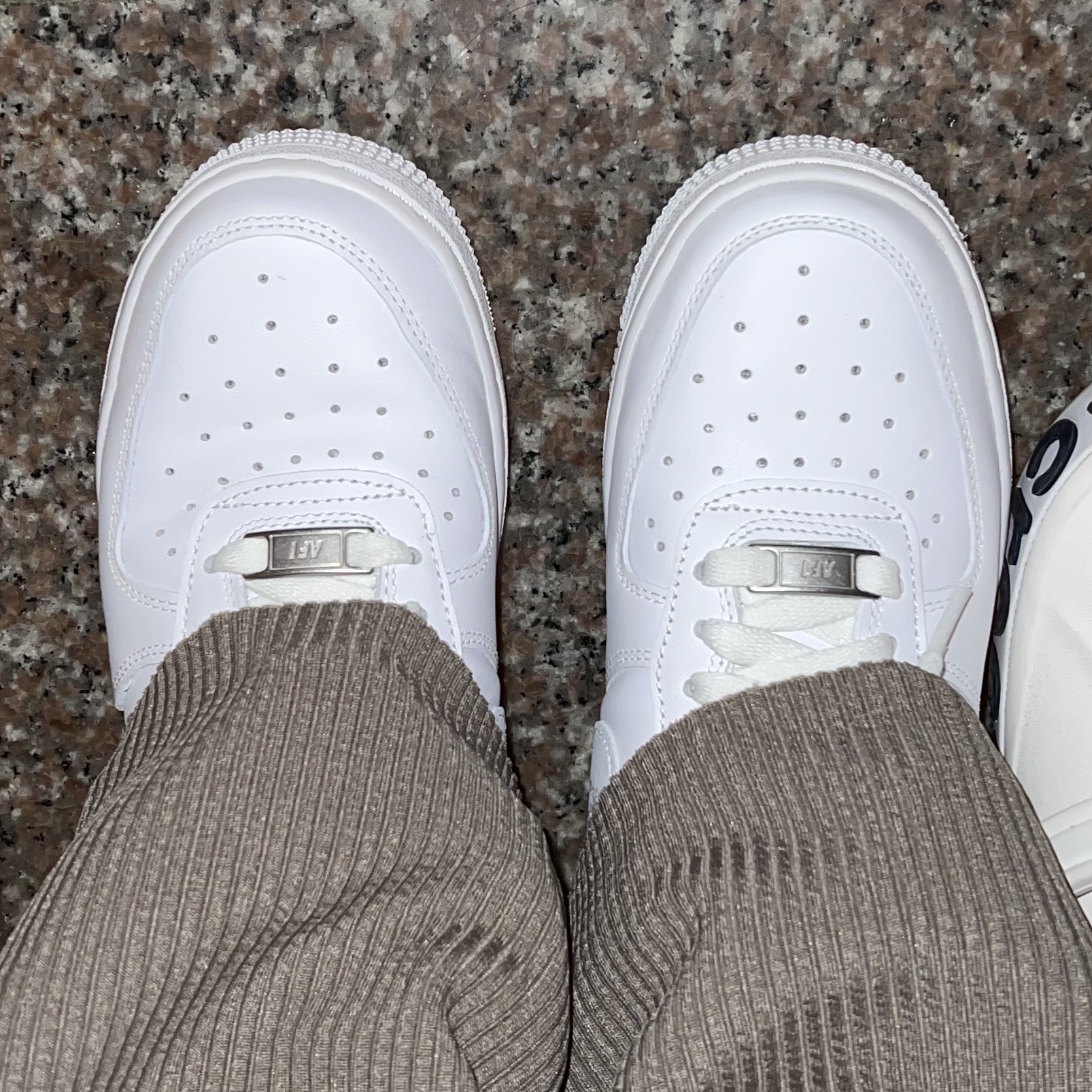 Nike Air Force 1 '07 Low White 착용 스타일