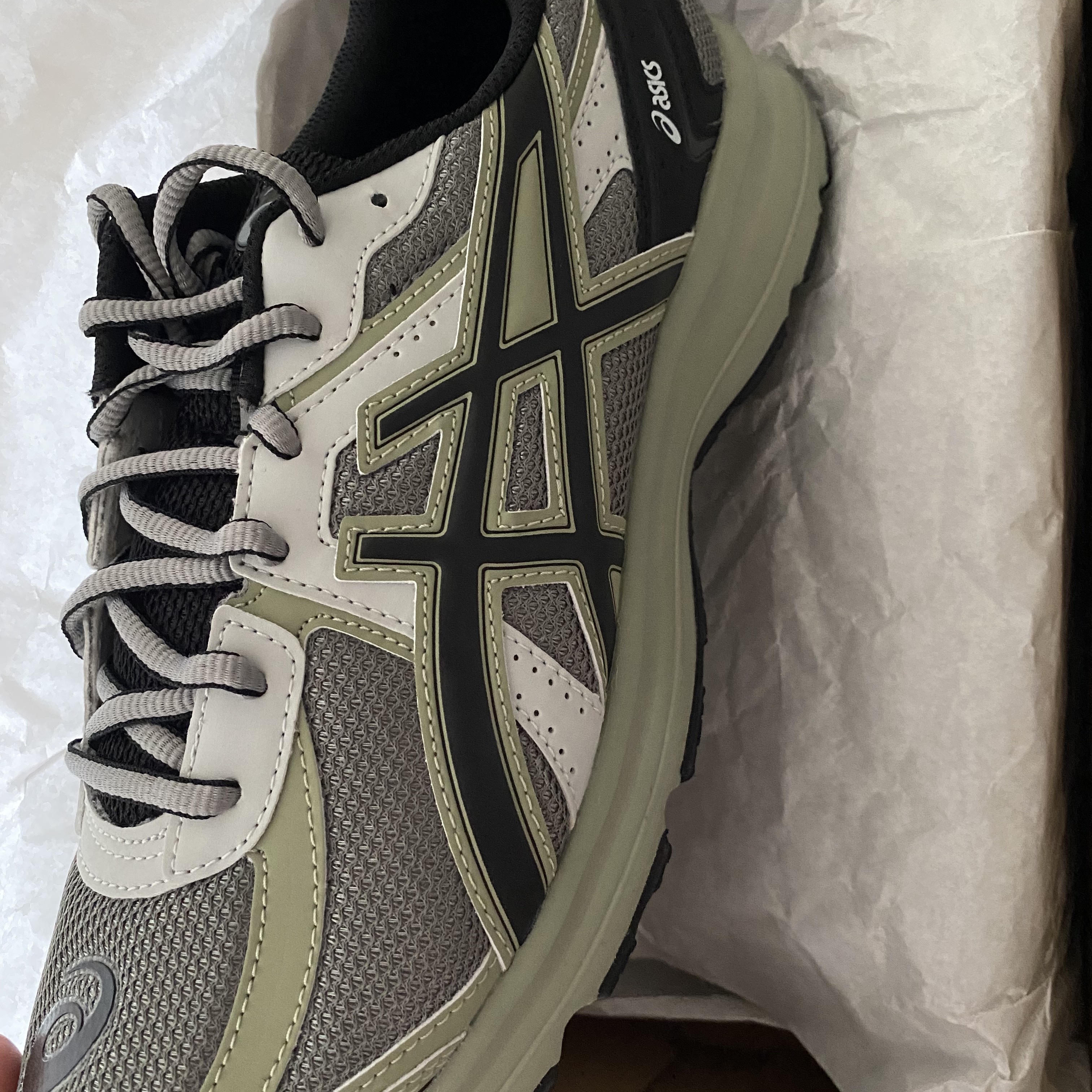 Asics Jog 100 S Sheet Rock - 2E Wide 착용 스타일 - 2