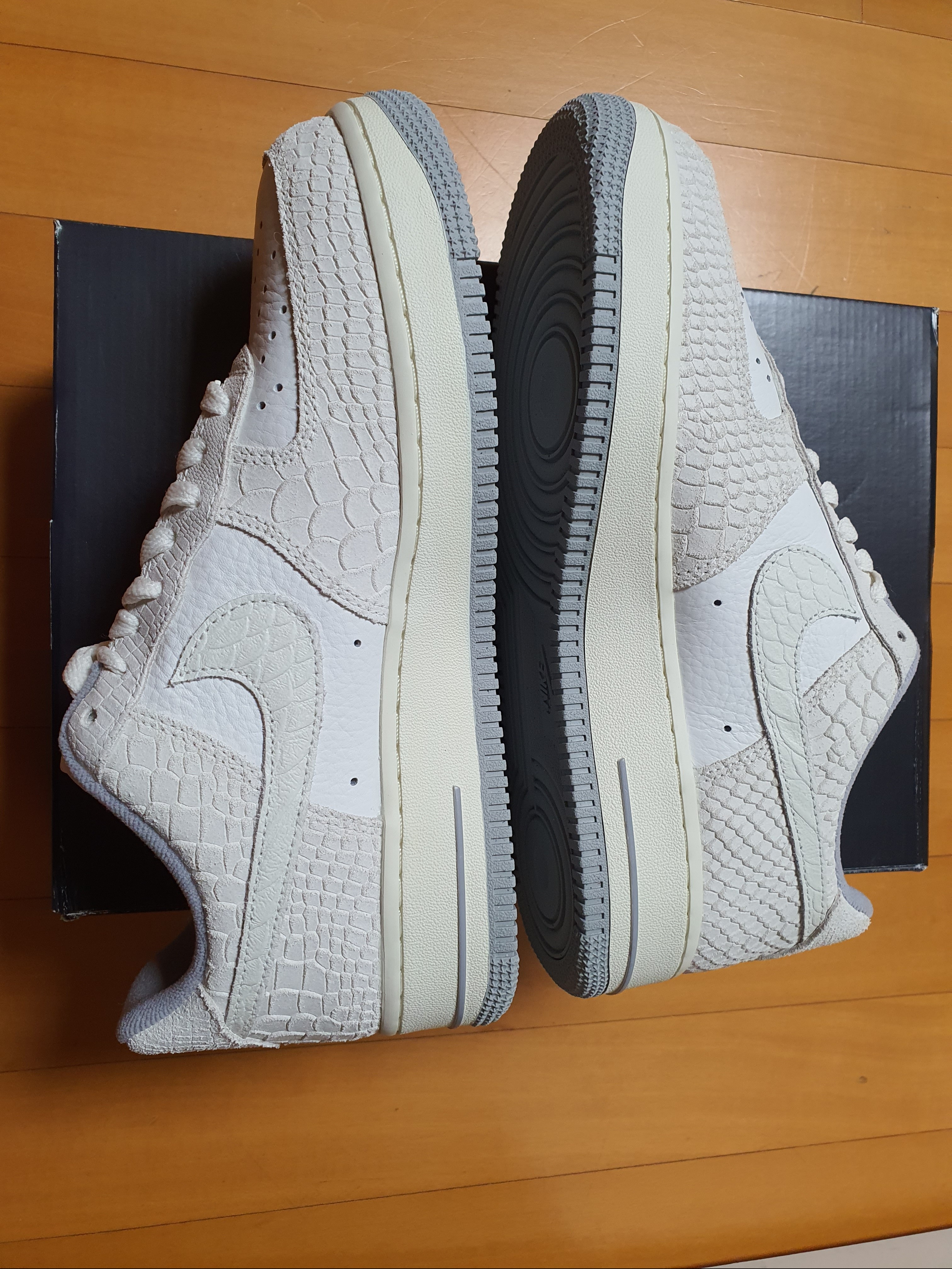 (W) Nike Air Force 1 Low '07 White Python 착용 스타일 - 3