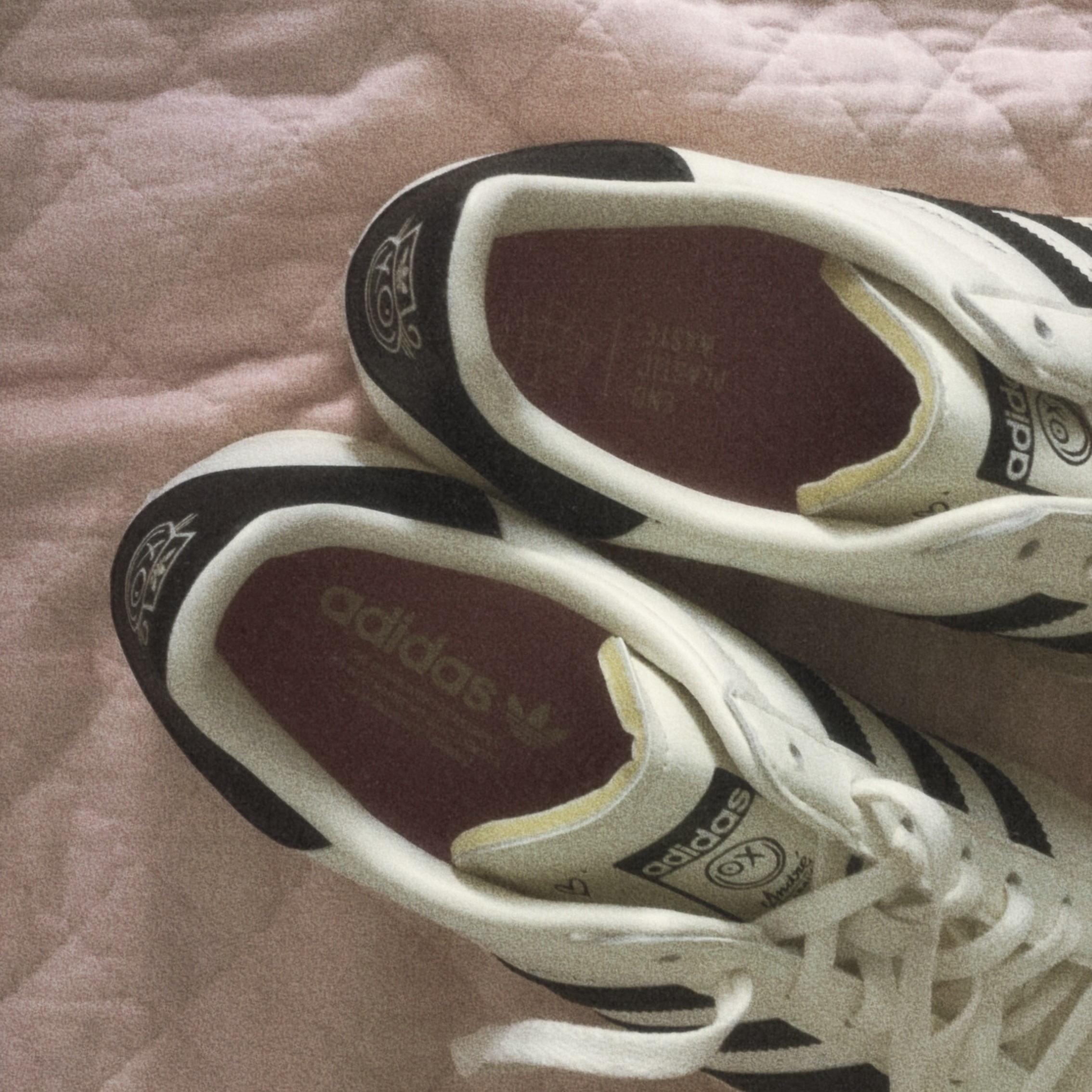 Adidas x Andre Saraiva Superstar Cream White Core Black 착용 스타일 - 3