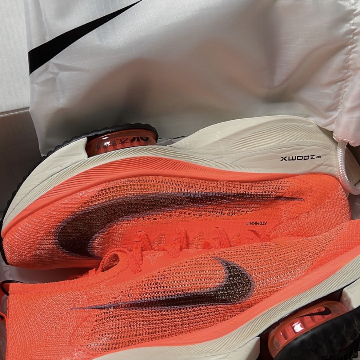 Nike Air Zoom Alphafly Next% Bright Mango 착용 스타일