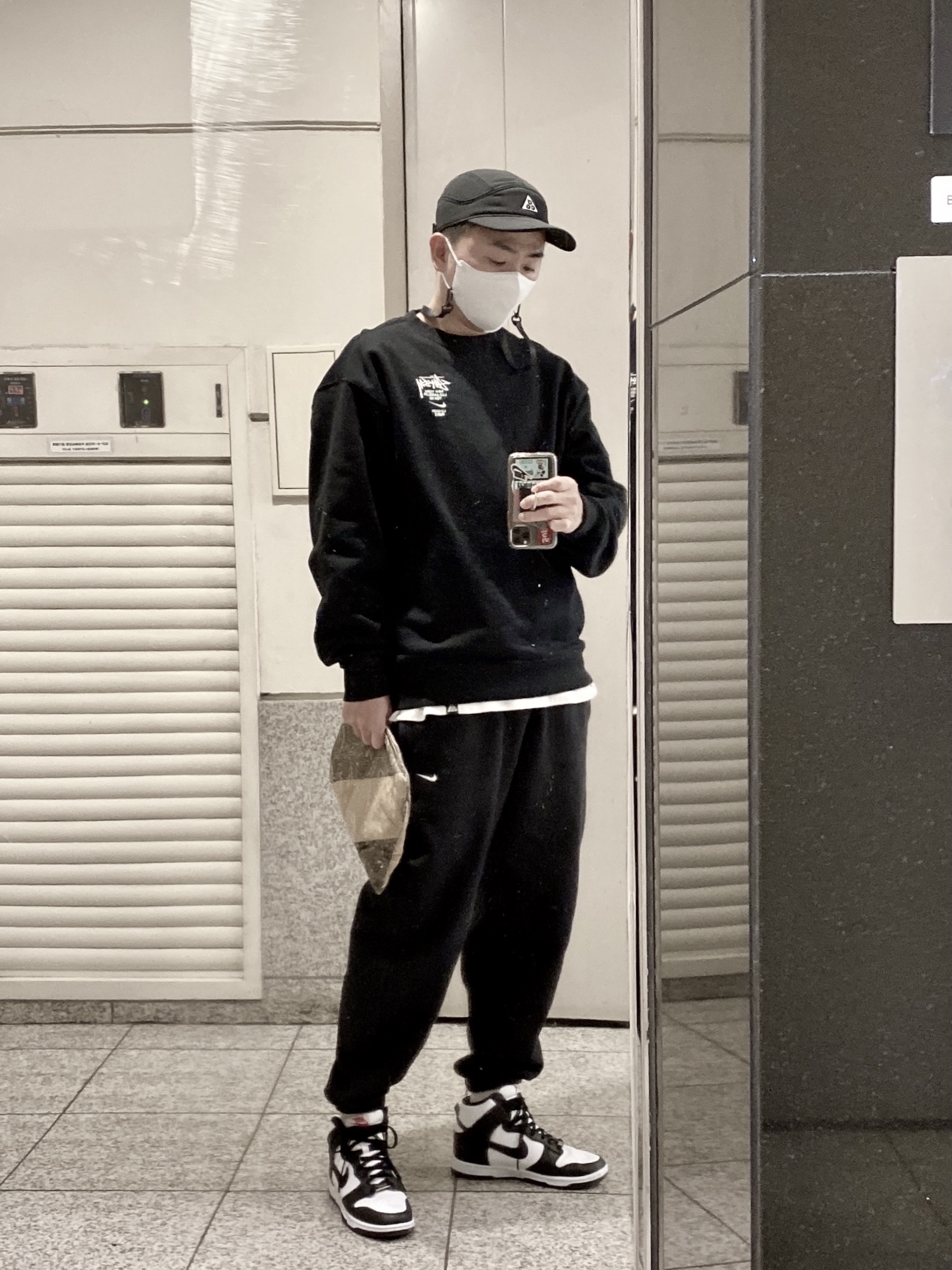 Nike NRG ACG Tailwind Cap Black, Nike x Stussy NRG ZR Fleece Crewneck Black - US/EU 착용 스타일