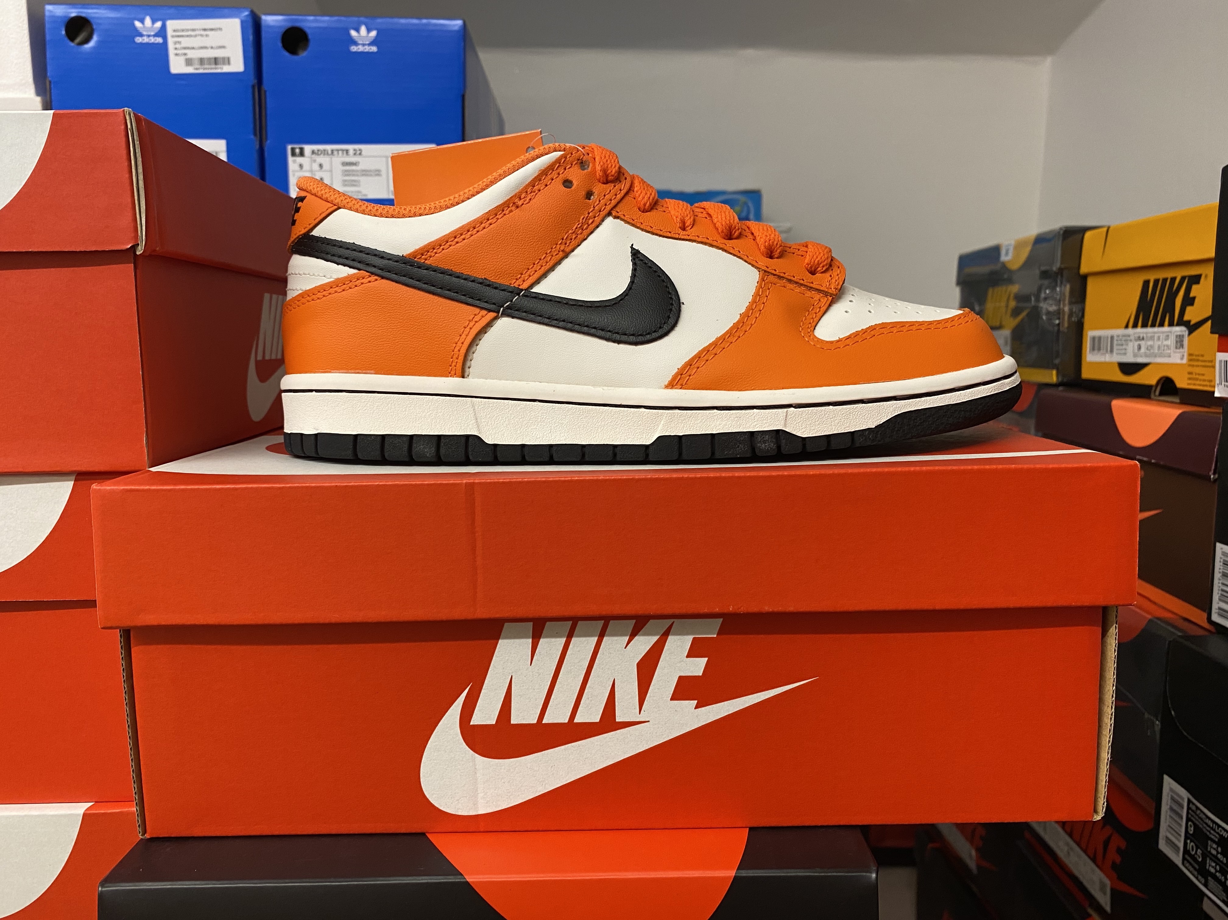 (GS) Nike Dunk Low Safety Orange 착용 스타일