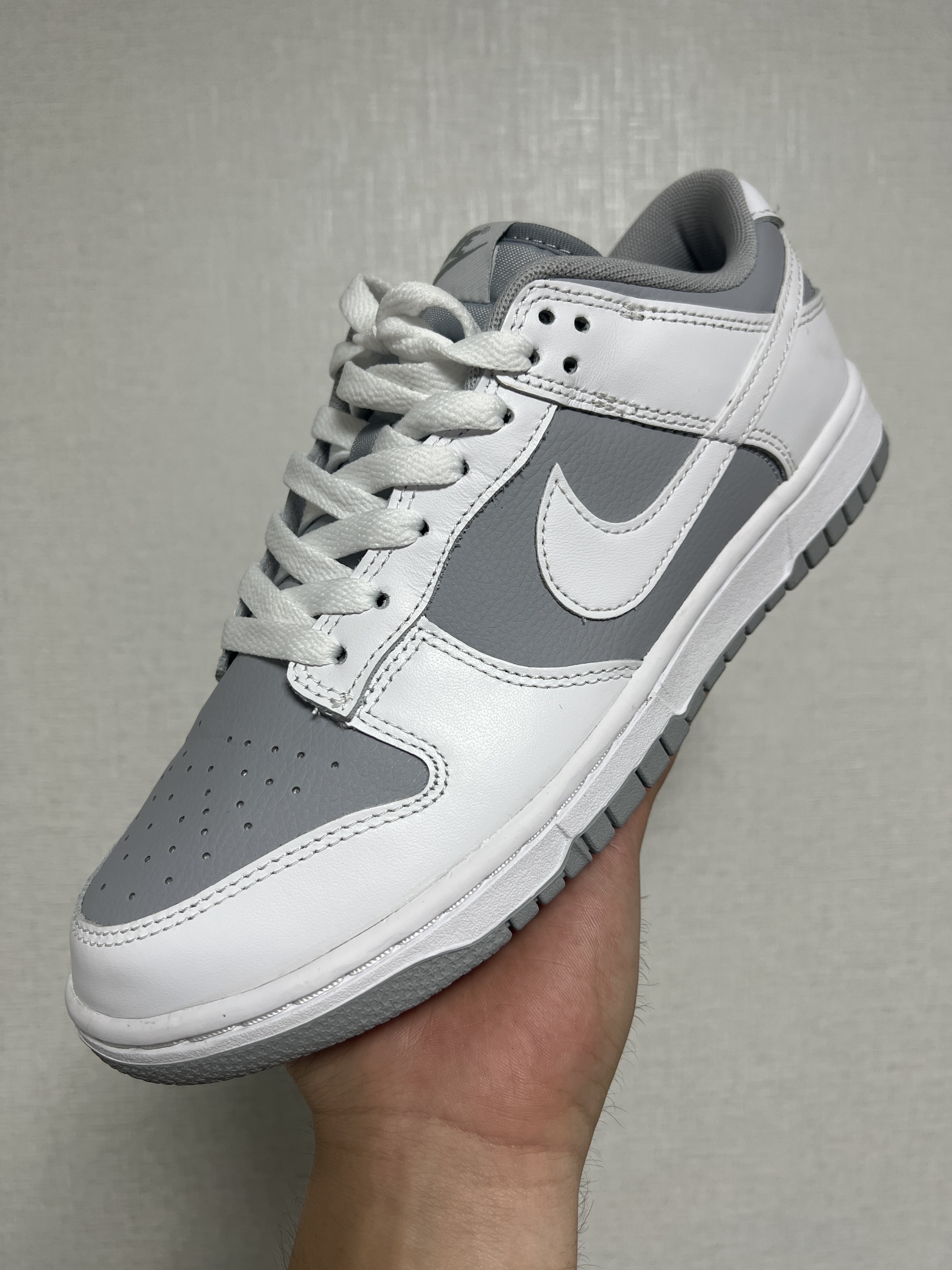 Nike Dunk Low Retro White Neutral Grey 착용 스타일