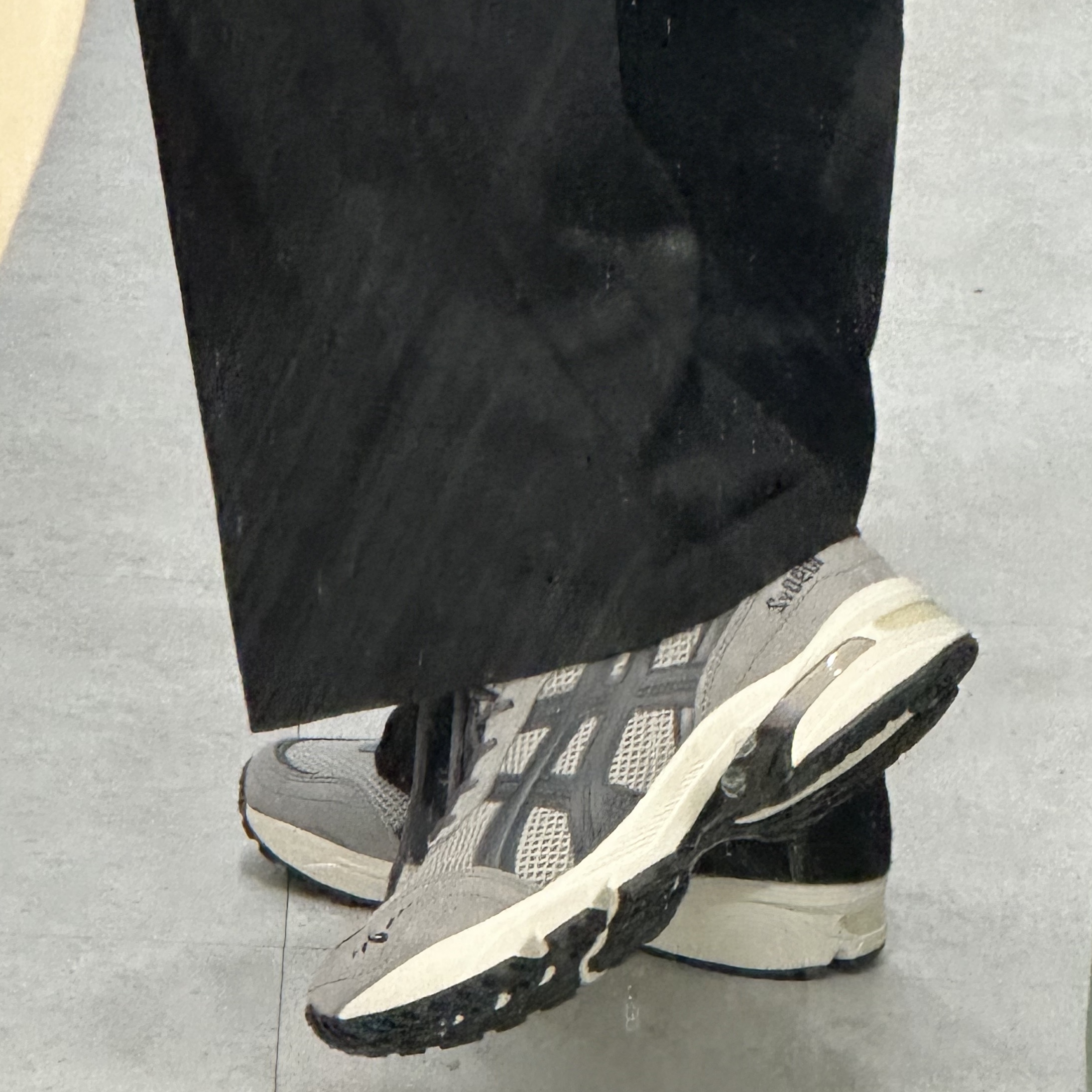 Asics Gel-1090 V2 Oyster Grey 착용 스타일 - 2