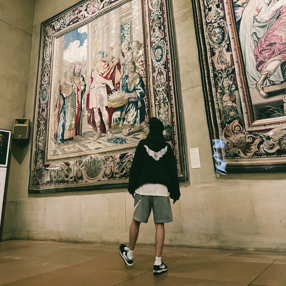 Yeezy Gap Engineered By Balenciaga Dove Hoodie Black, Nike x Sacai x Fragment LDWaffle Blackened Blue 착용 스타일