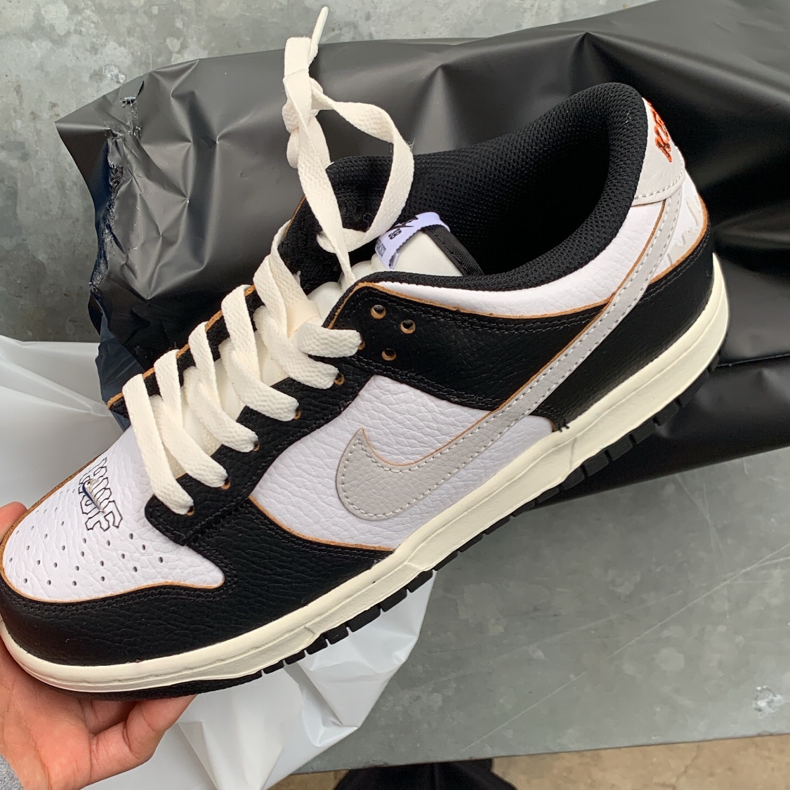 Nike x HUF SB Dunk Low San Francisco 착용 스타일