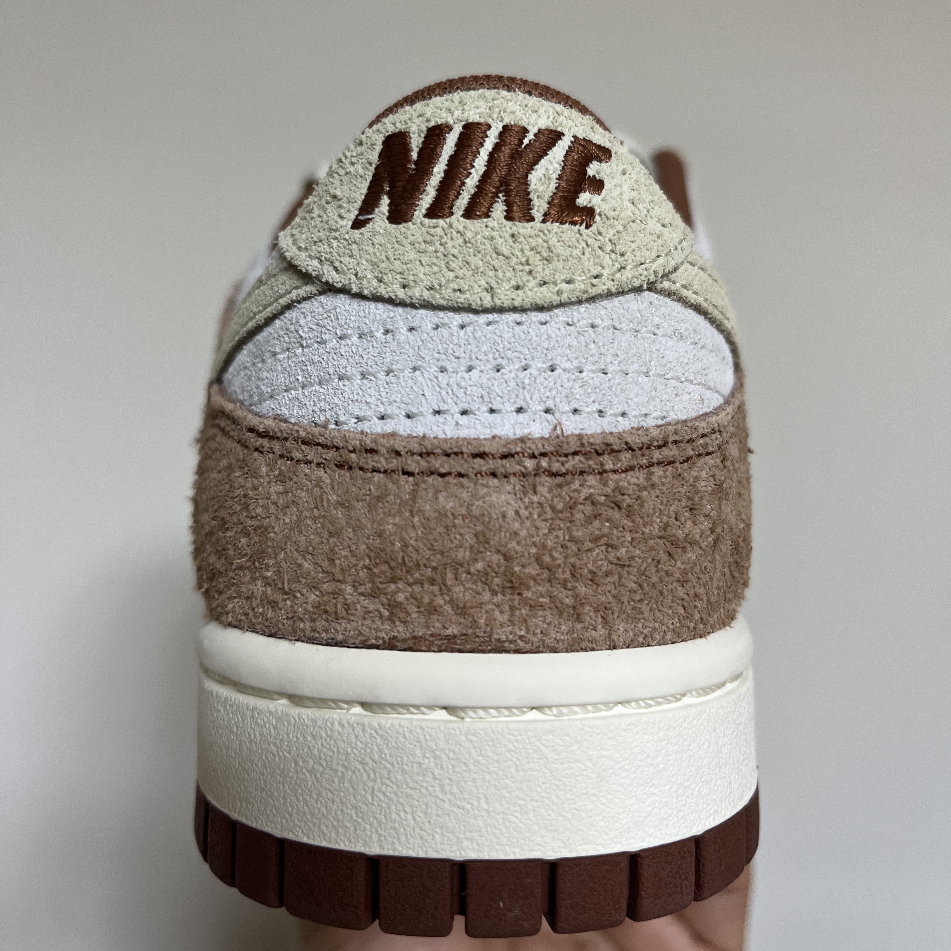 Nike Dunk Low Pro Premium Medium Curry 착용 스타일 - 2