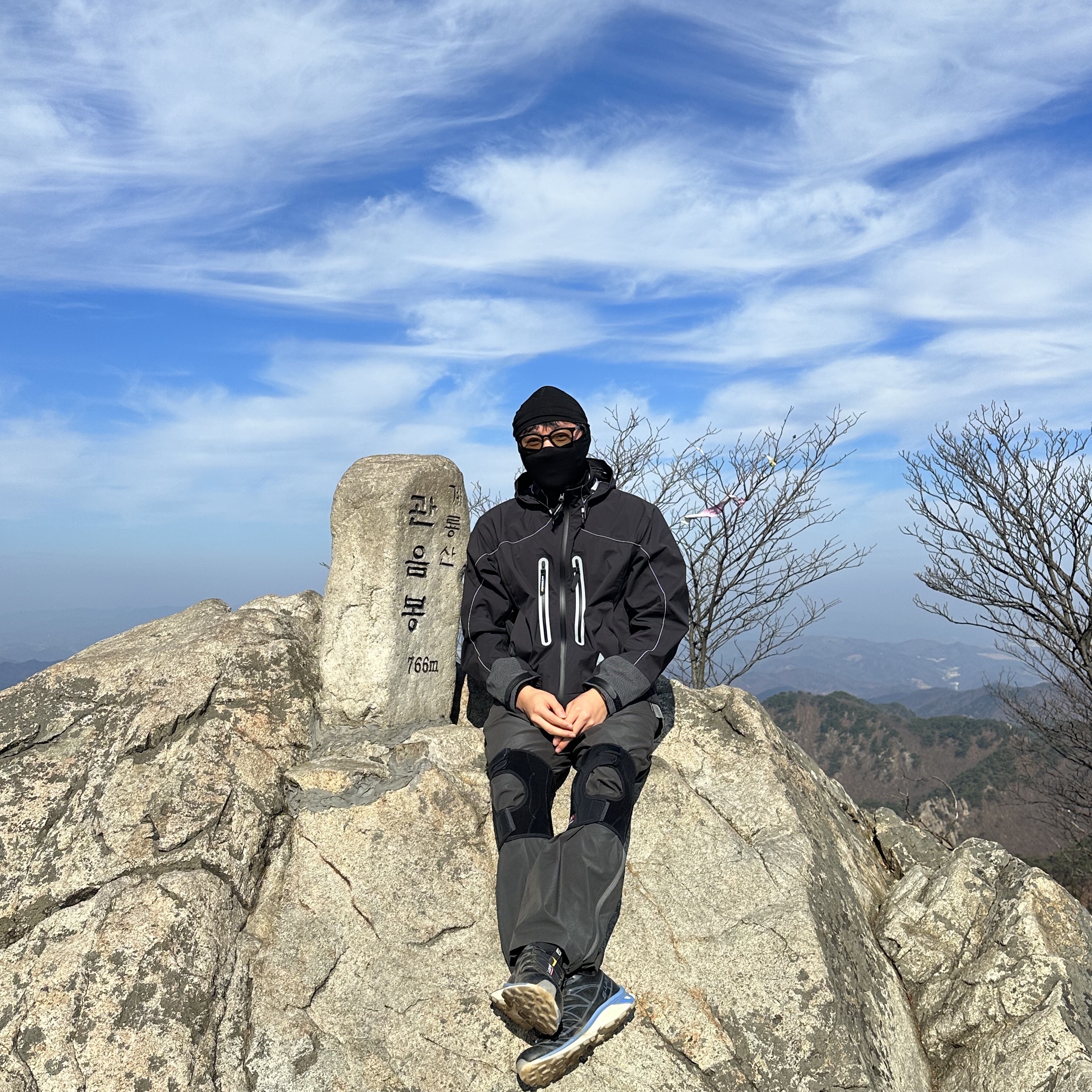 Salomon XT-6 Clear Black Riviera, Nike ACG Balaclava Black 착용 스타일