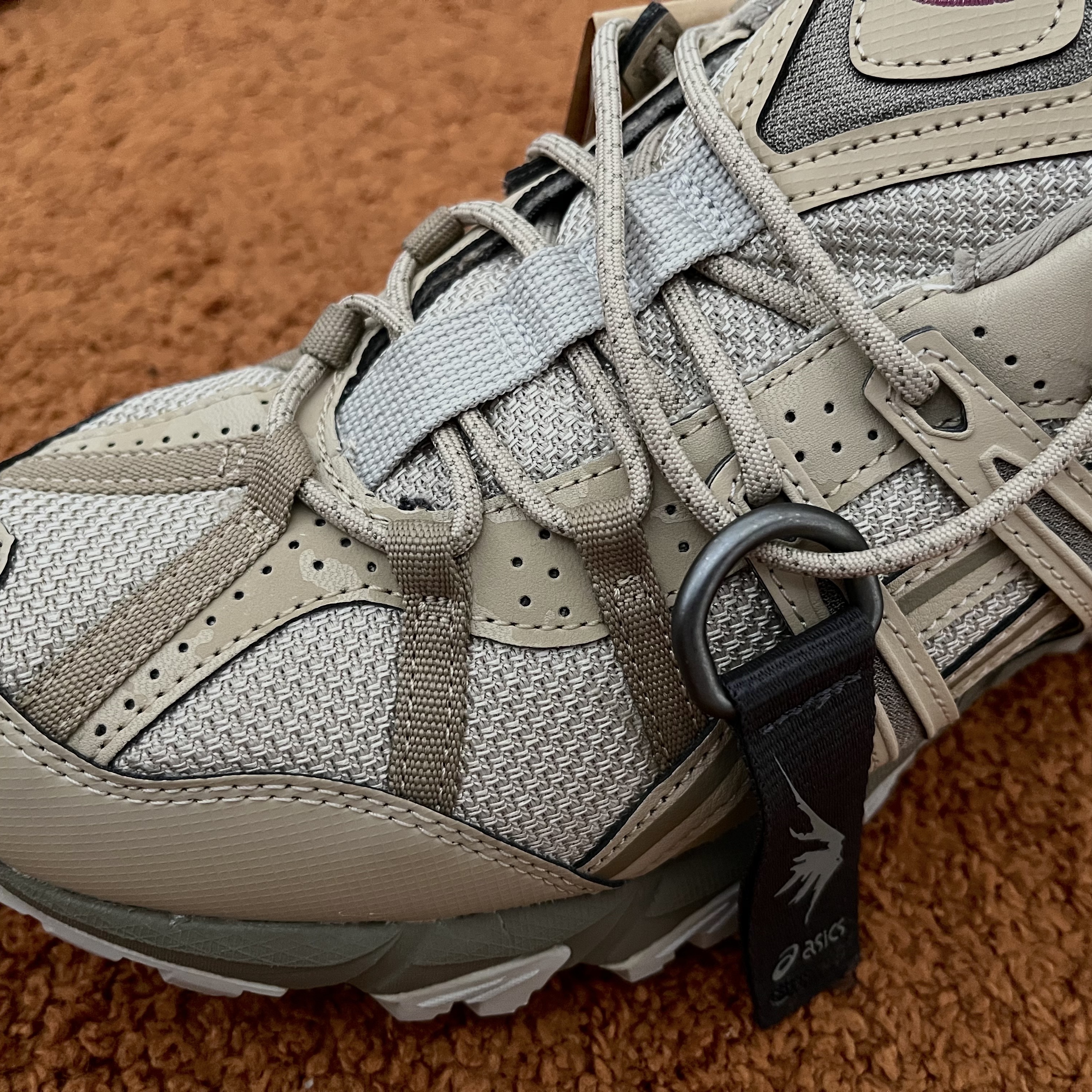 Asics Gel-Sonoma 15-50 Feather Grey Wood Crepe 착용 스타일 - 1