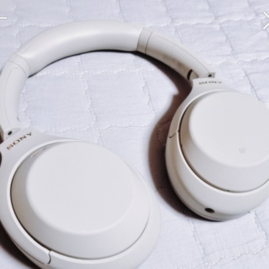 Sony WH-1000XM4 Platinum Silver (Korean Ver.) 착용 스타일