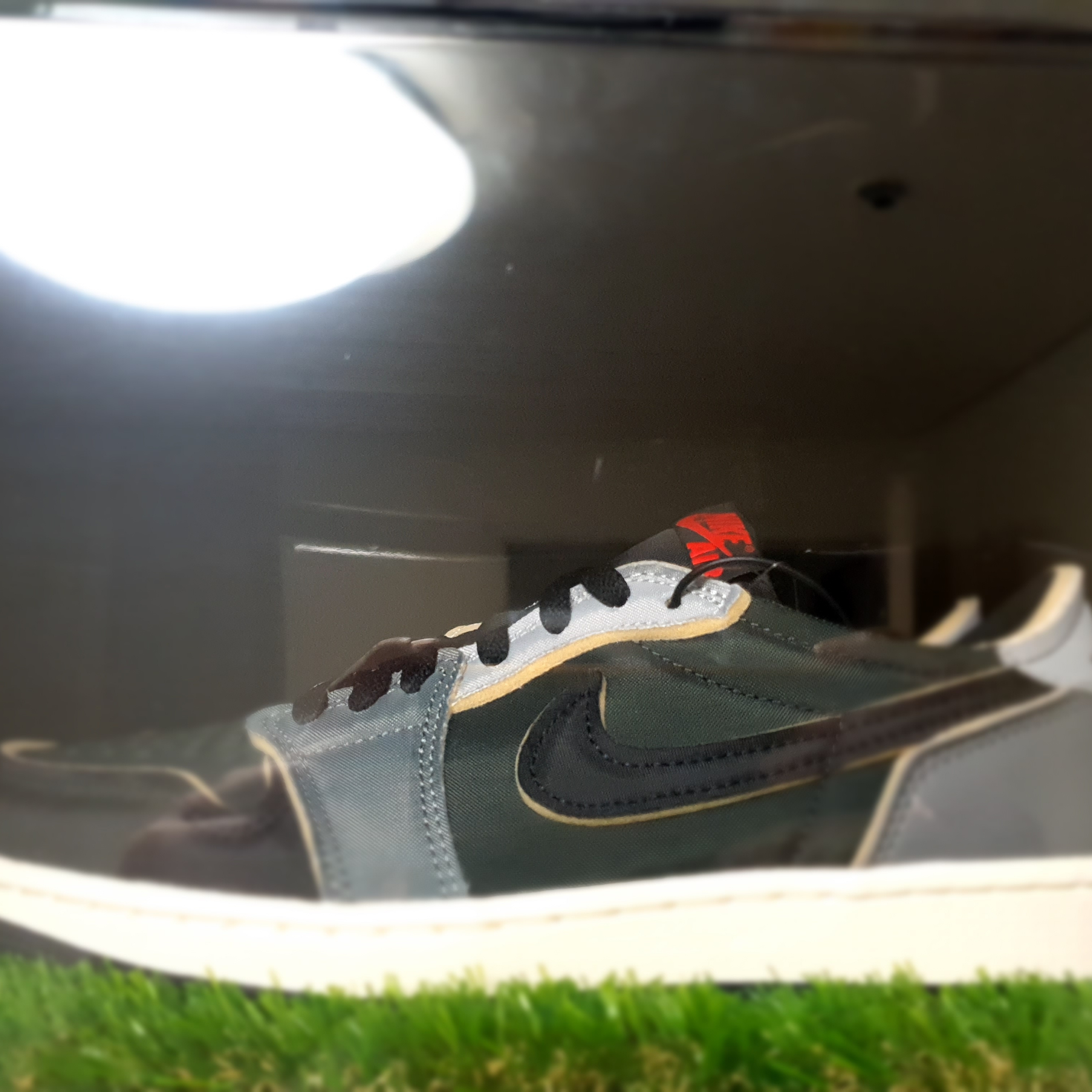 Jordan 1 Retro Low OG EX Black and Smoke Grey 착용 스타일