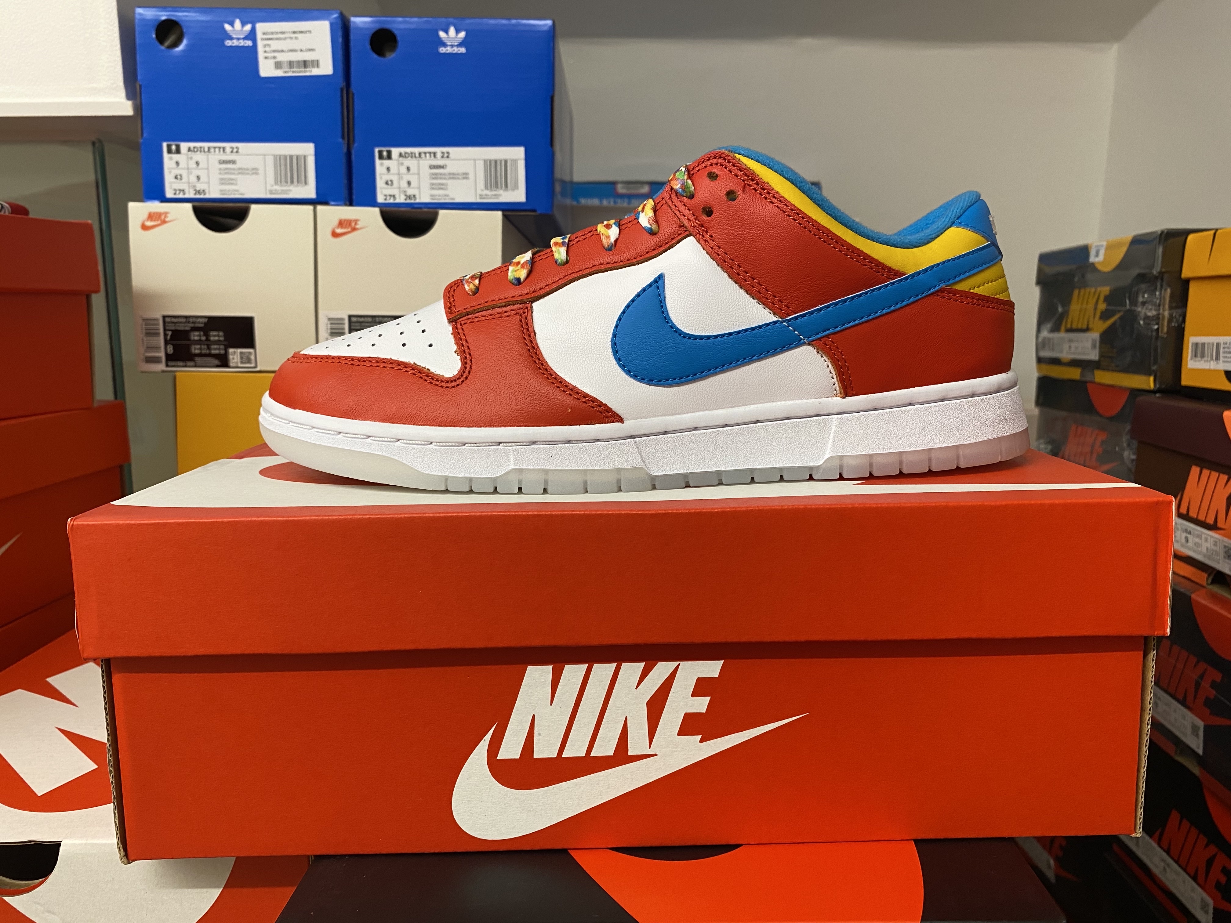 Nike x LeBron James x Fruity Pebbles Dunk Low QS Habanero Red 착용 스타일