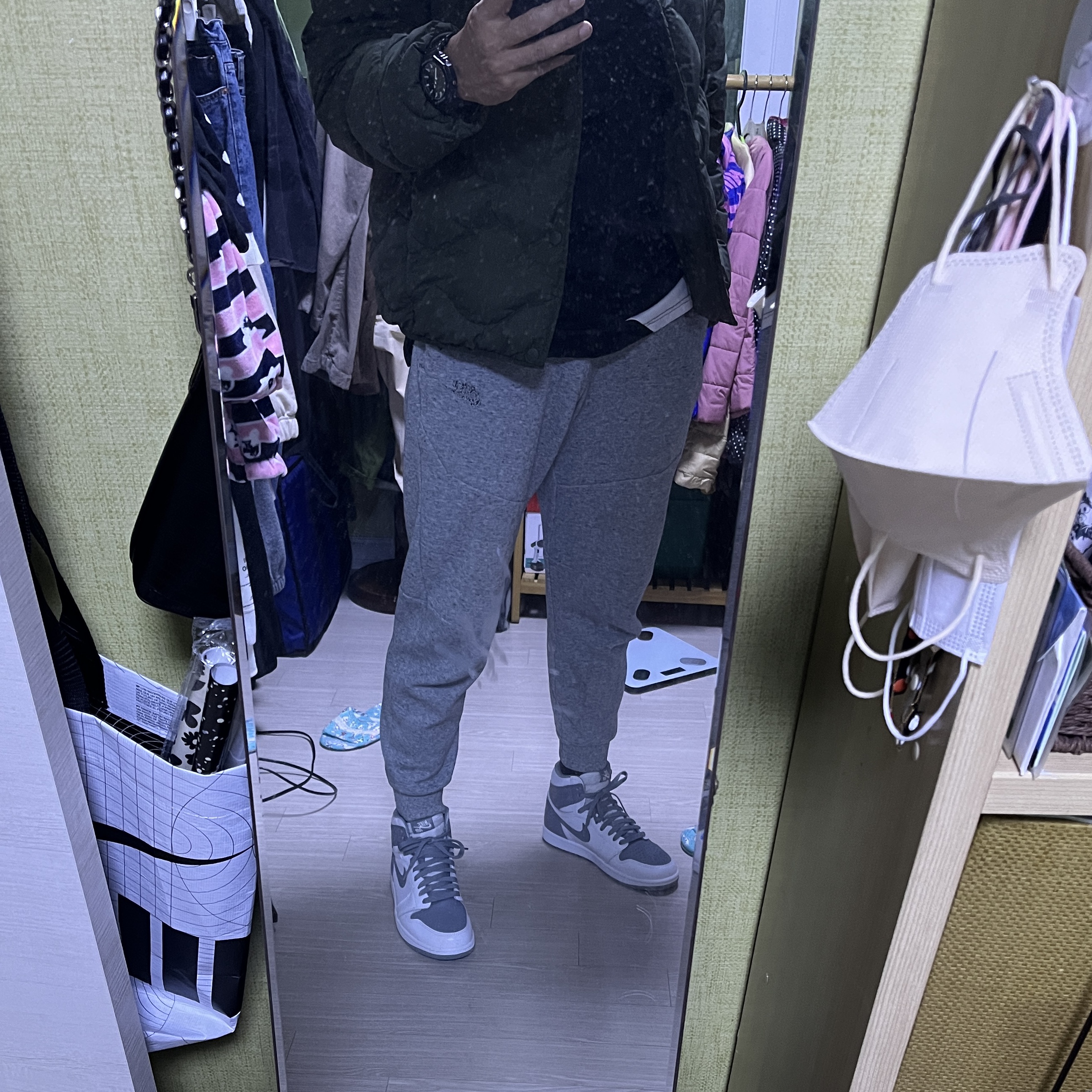 Jordan 1 Retro High OG Stealth 착용 스타일