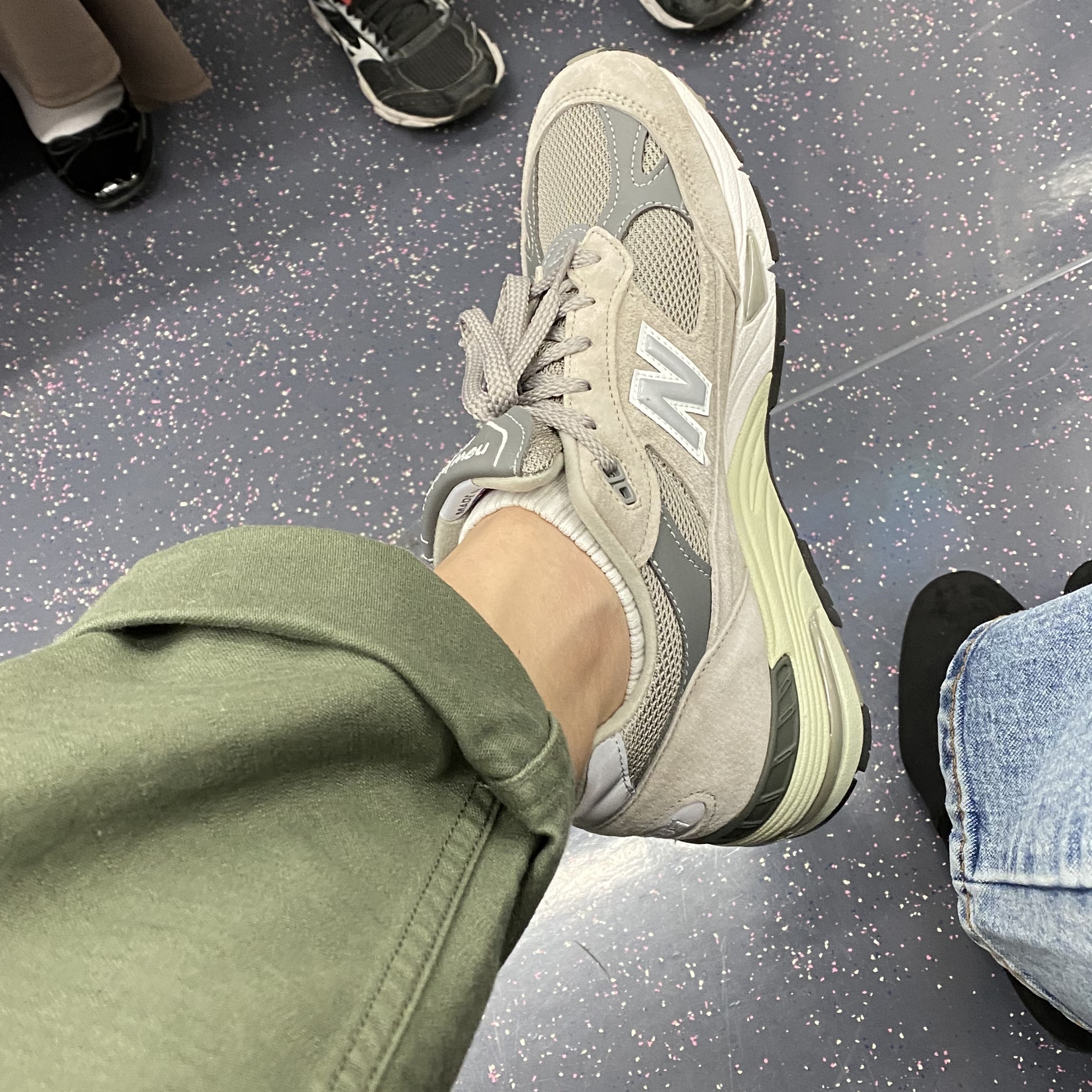 New Balance 991 Made in UK Grey 착용 스타일 - 2