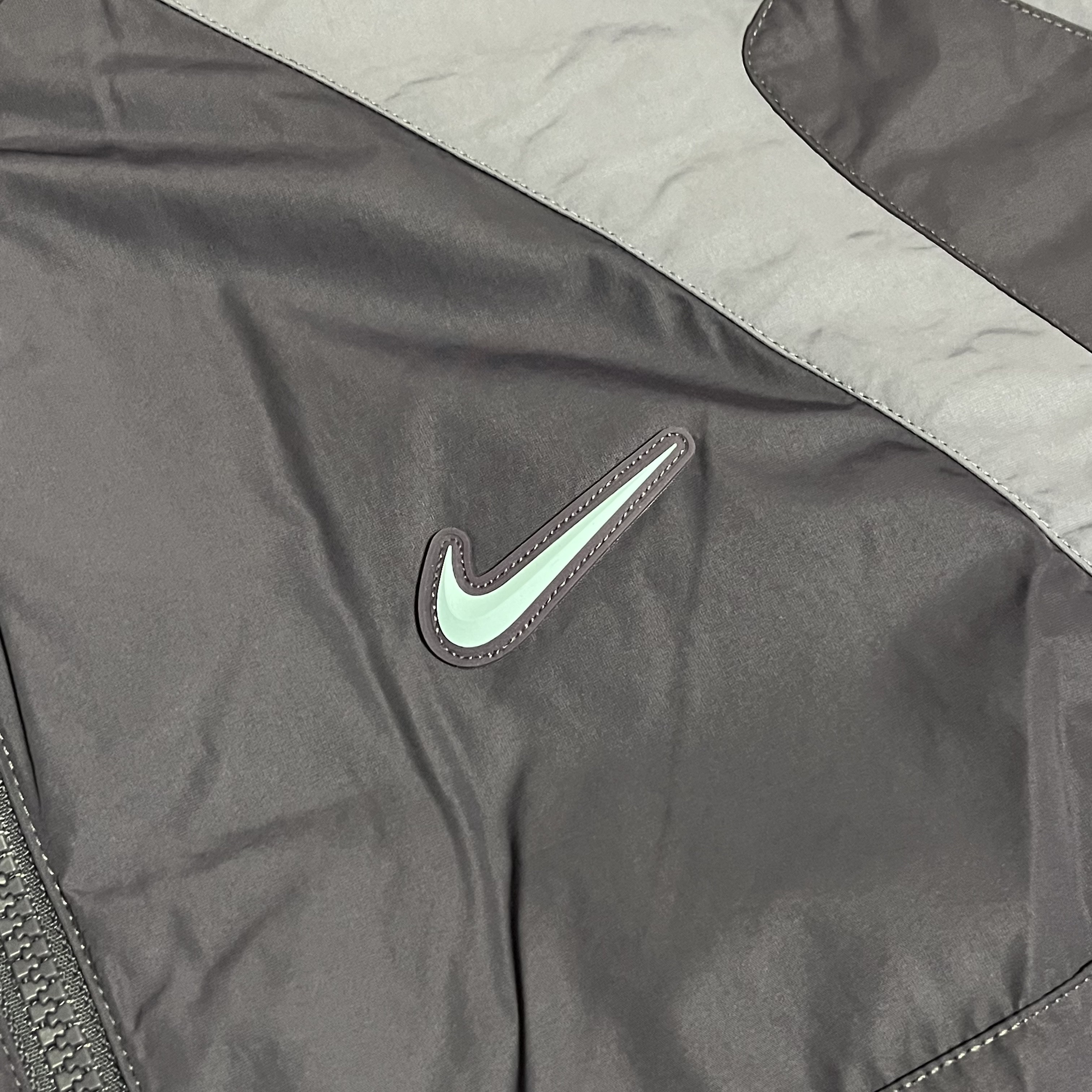 Nike x Drake Nocta NRG Nylon Track Jacket Dark Raisin - Asia 착용 스타일 - 4