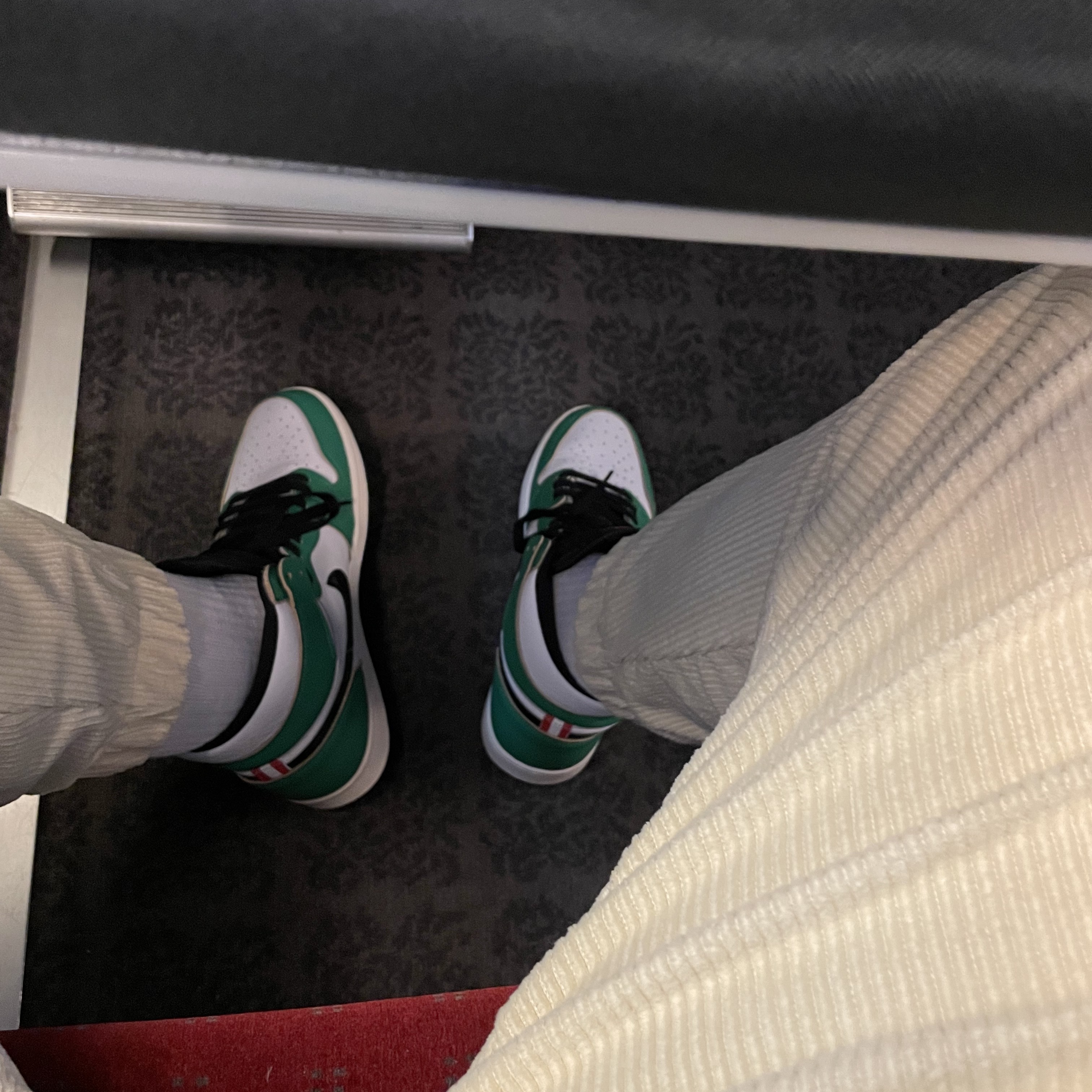 (W) Jordan 1 Retro High OG Lucky Green 착용 스타일 - 1