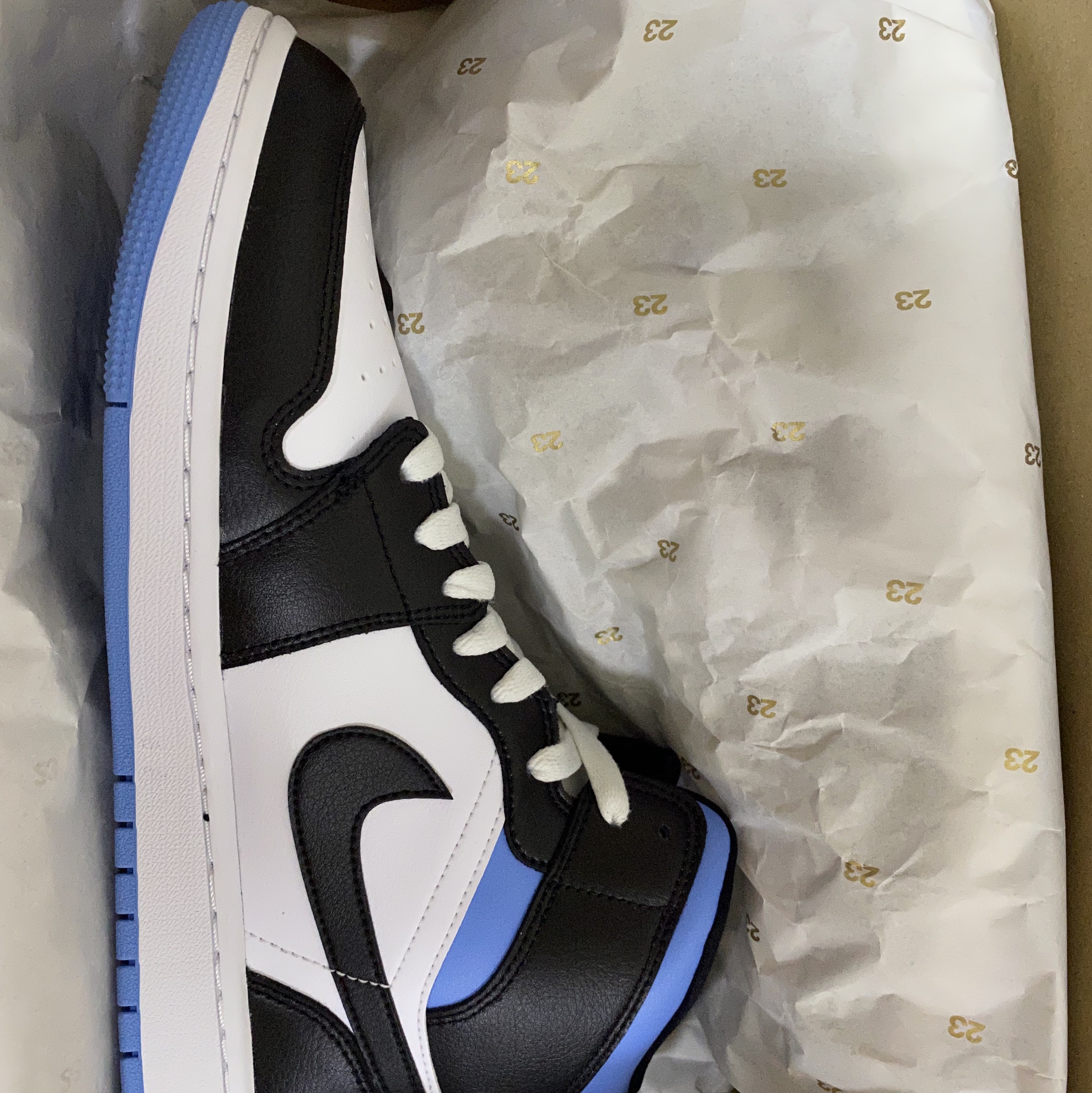 (W) Jordan 1 Mid White Black University Blue, Jordan 1 Low Dark Teal 착용 스타일 - 1