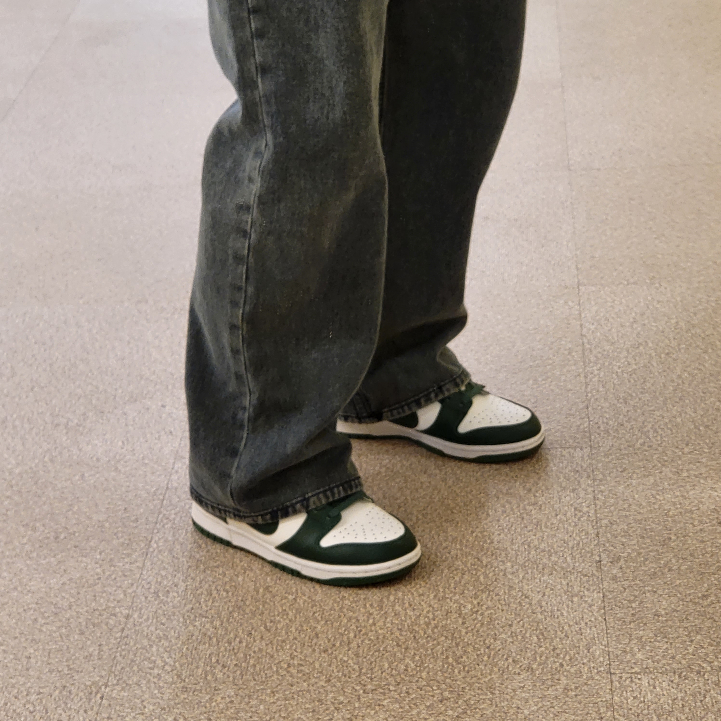 Nike Dunk Low Retro Varsity Green 착용 스타일