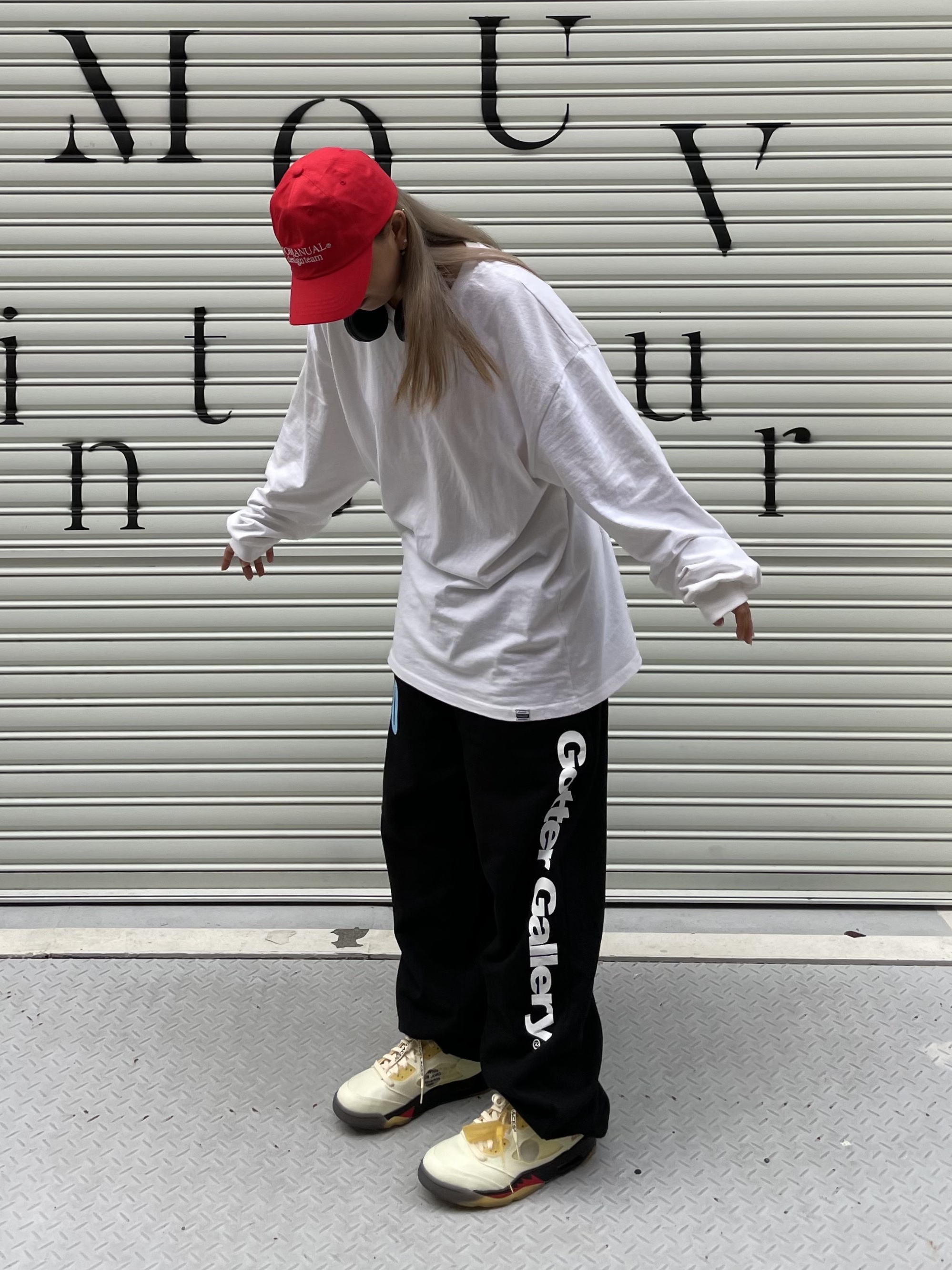 Jordan 5 x Off-White Retro SP Sail Fire Red 착용 스타일