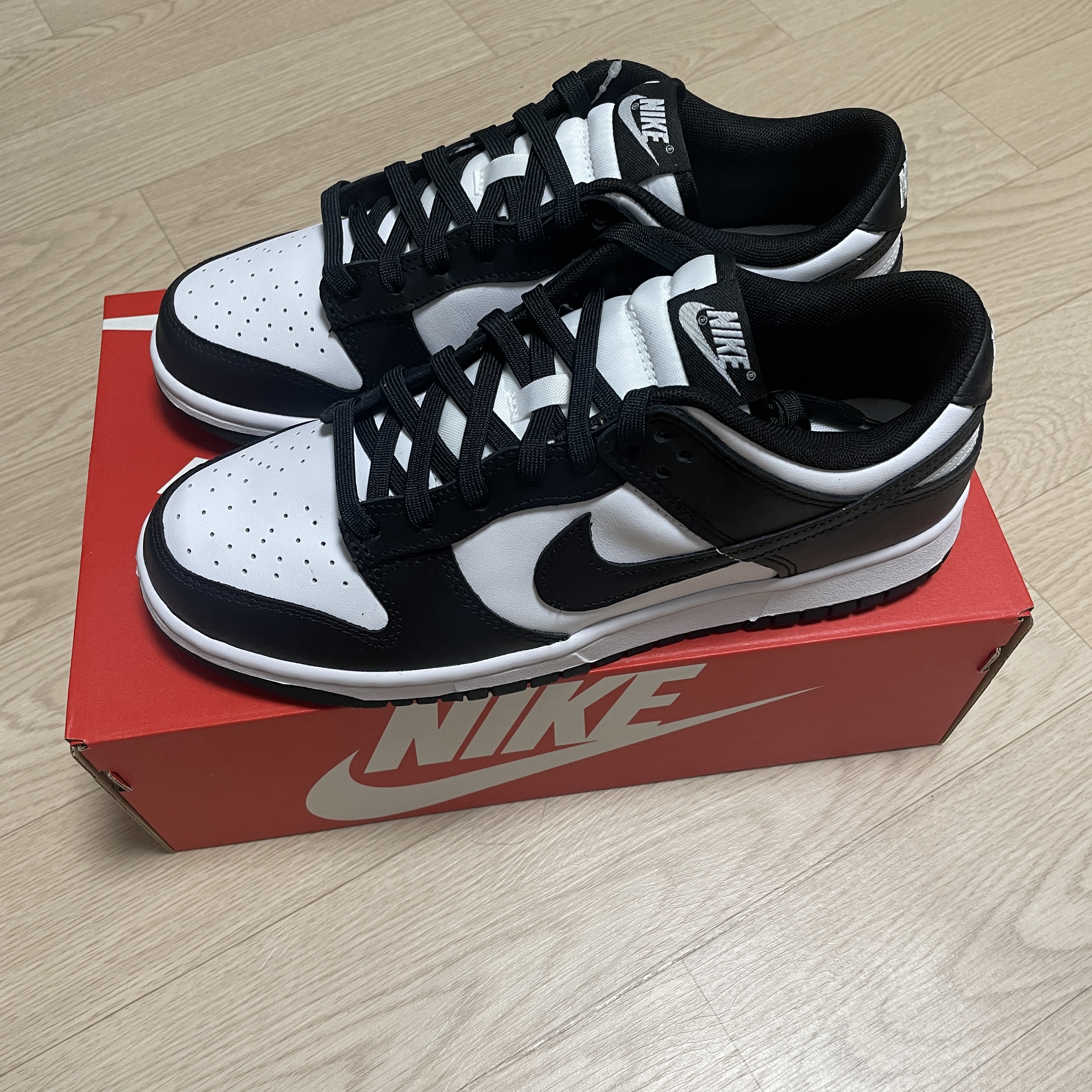 Nike Dunk Low Retro Black 착용 스타일