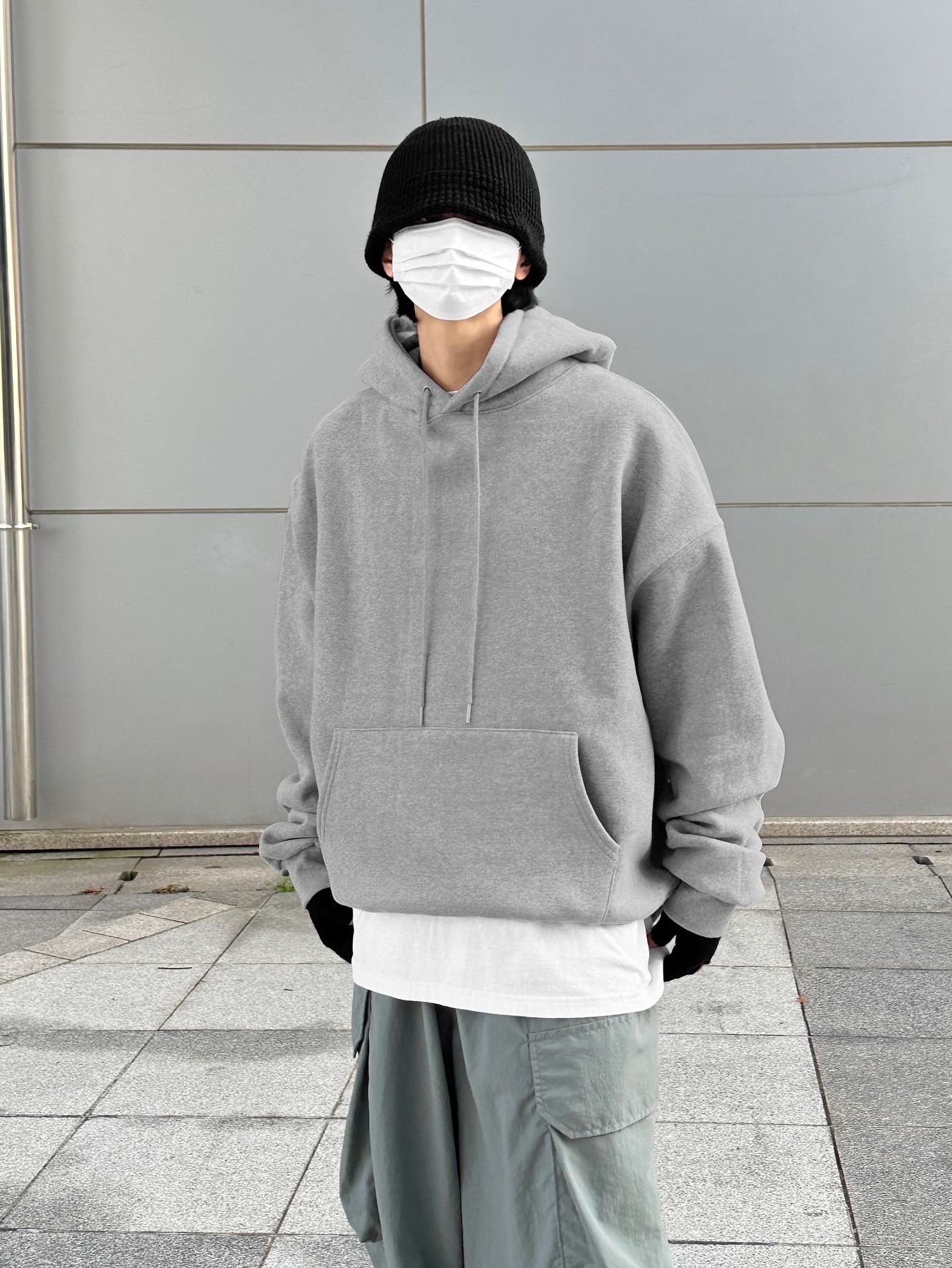 Balenciaga Defender Sneakers Beige 착용 스타일 - 4