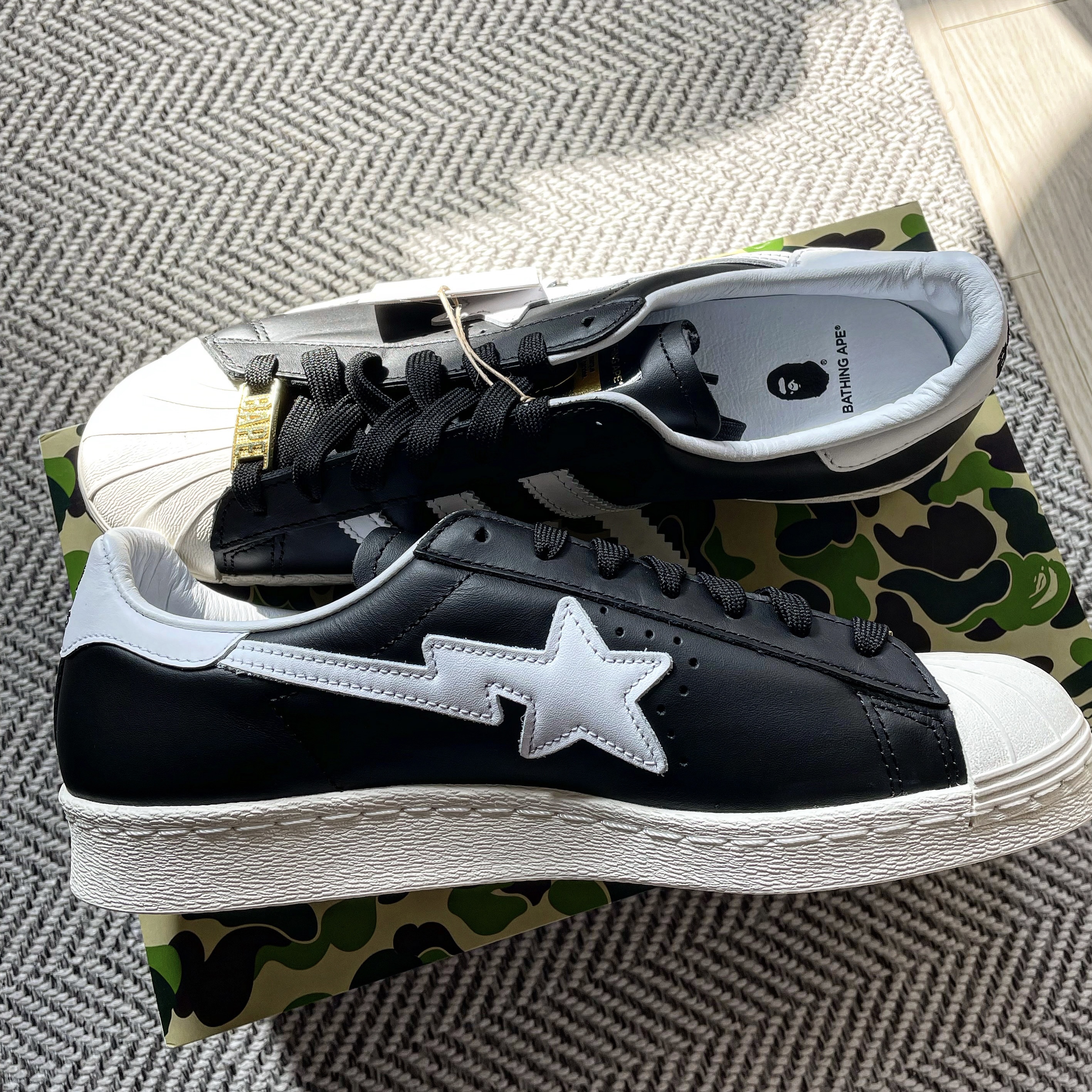 Adidas x BAPE Superstar 80s Core Black Off White 착용 스타일