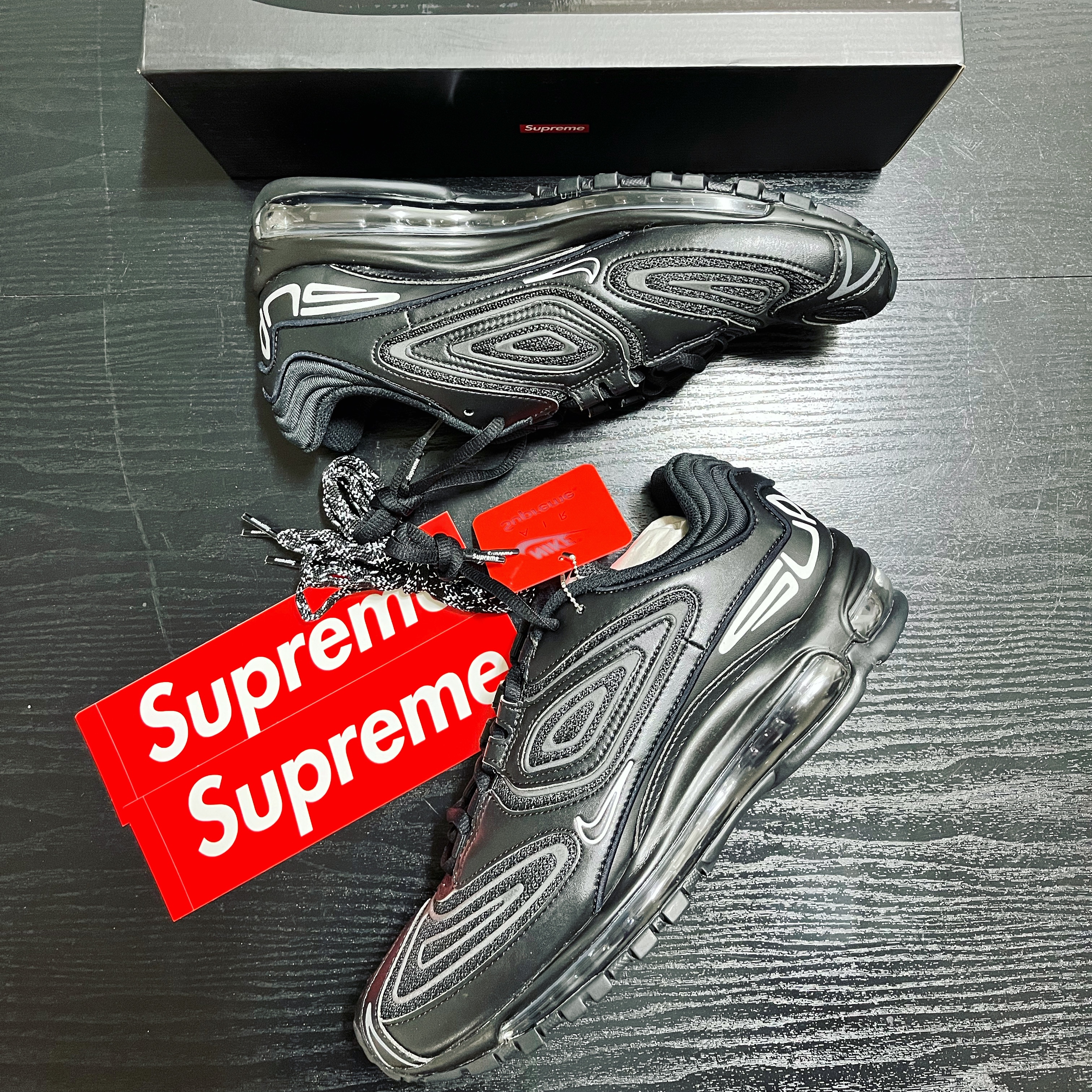 Nike x Supreme Air Max 98 TL Black 착용 스타일
