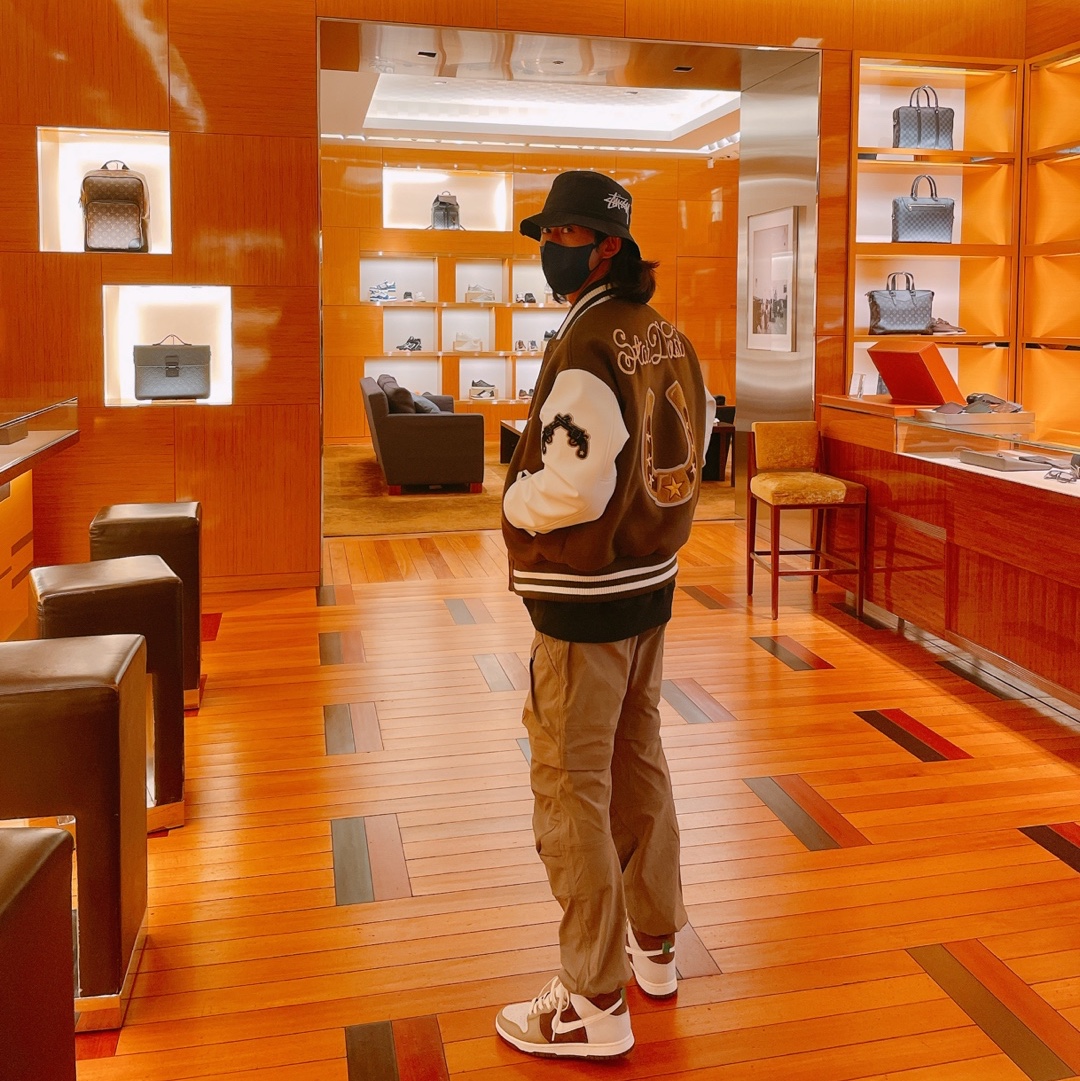 Nike x Stussy Bucket Hat Black, Nike ACG Smith Summit Cargo Pants Olive Grey - Asia 착용 스타일 - 1