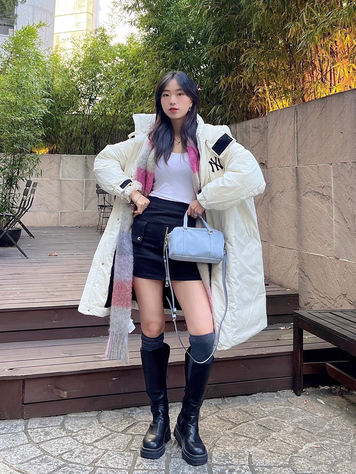 Acne Studios Mohair Check Muffler Fuchsia Lilac Pink 착용 스타일 - 4