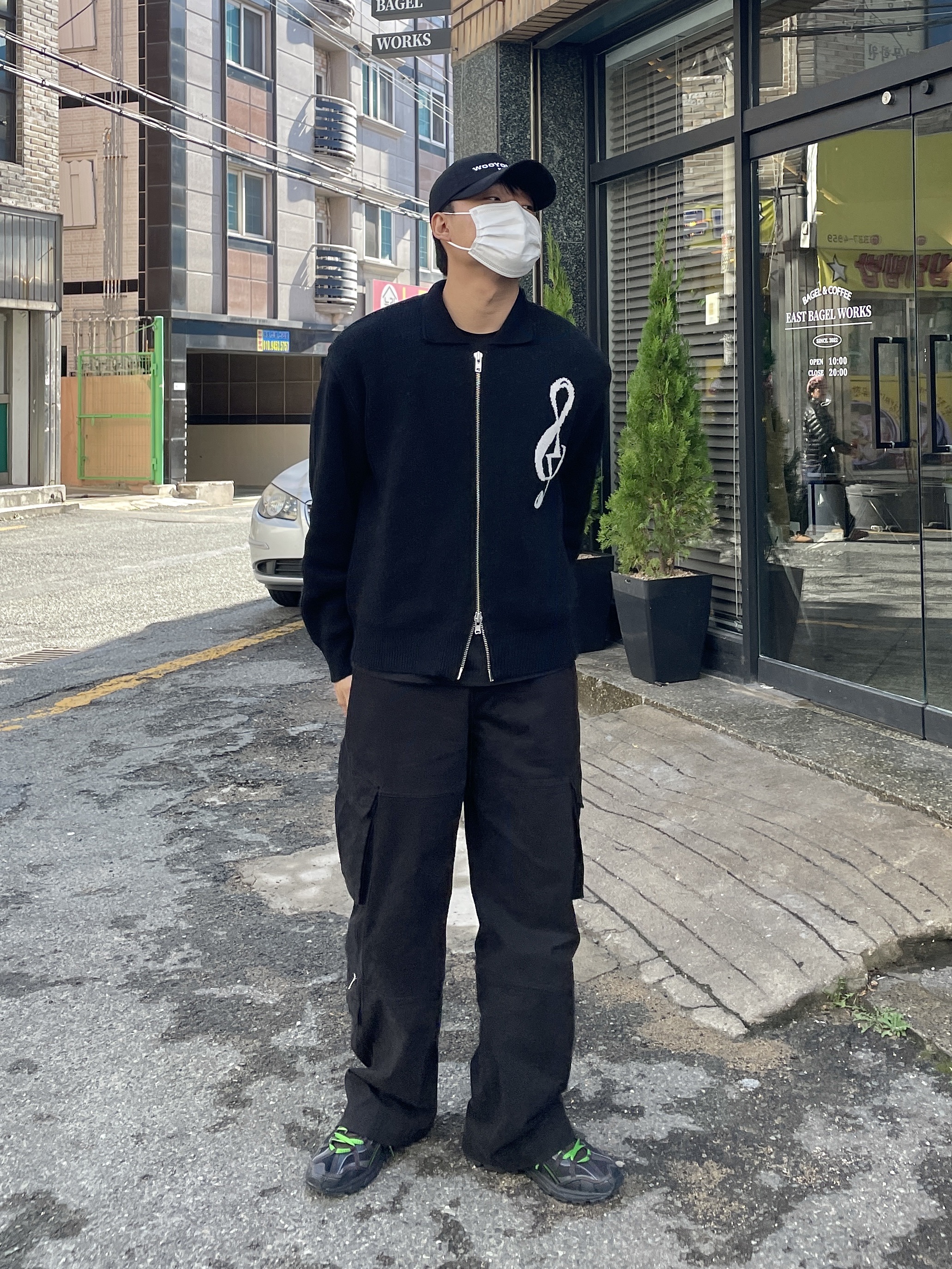 Wooyoungmi White Embroidered Logo Ball Cap Black, Asics x Andersson Bell Gel-Sonoma 15-50 Black Green 착용 스타일