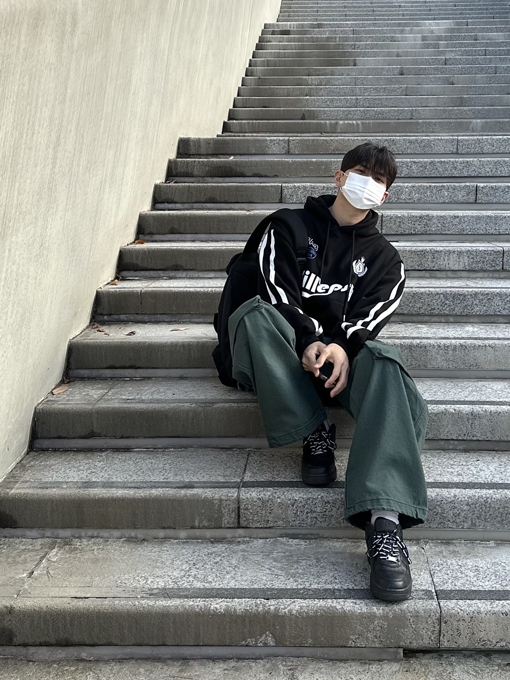 Nike x Supreme Air Force 1 Low Black 착용 스타일 - 4