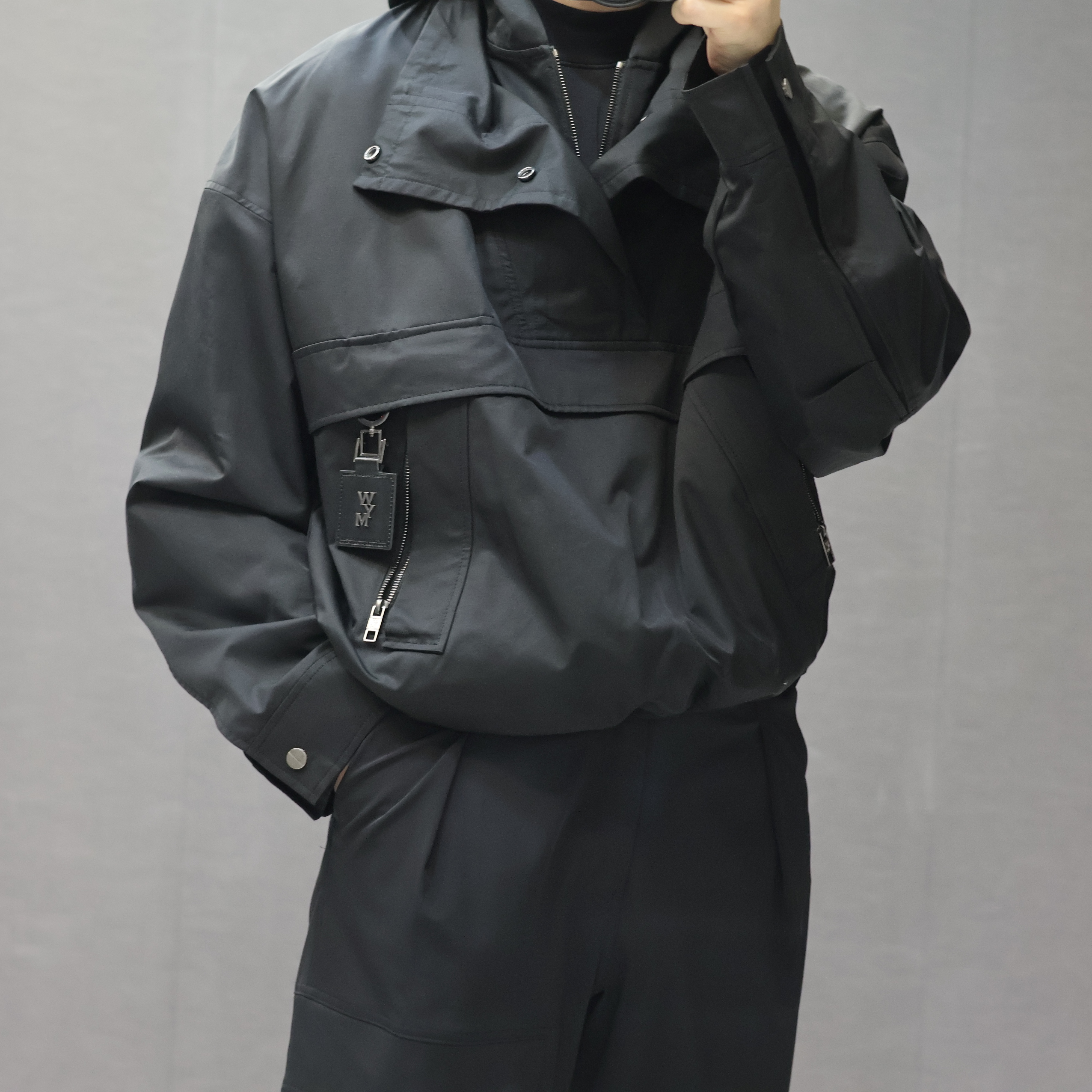 Wooyoungmi Nylon Anorak Jumper Black - 22FW 착용 스타일 - 2