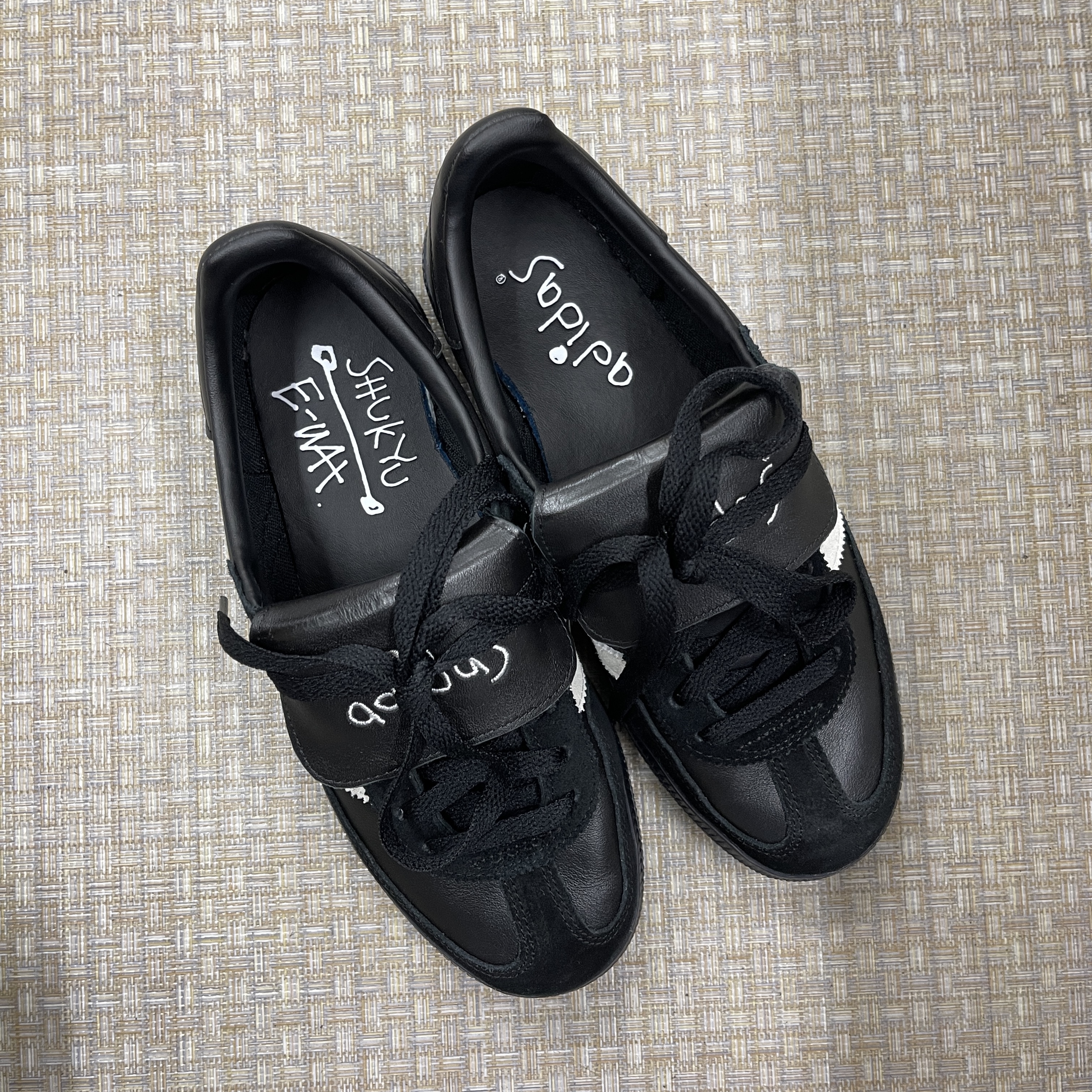 Adidas Spezial Handball Core Black Cloud White 착용 스타일 - 3