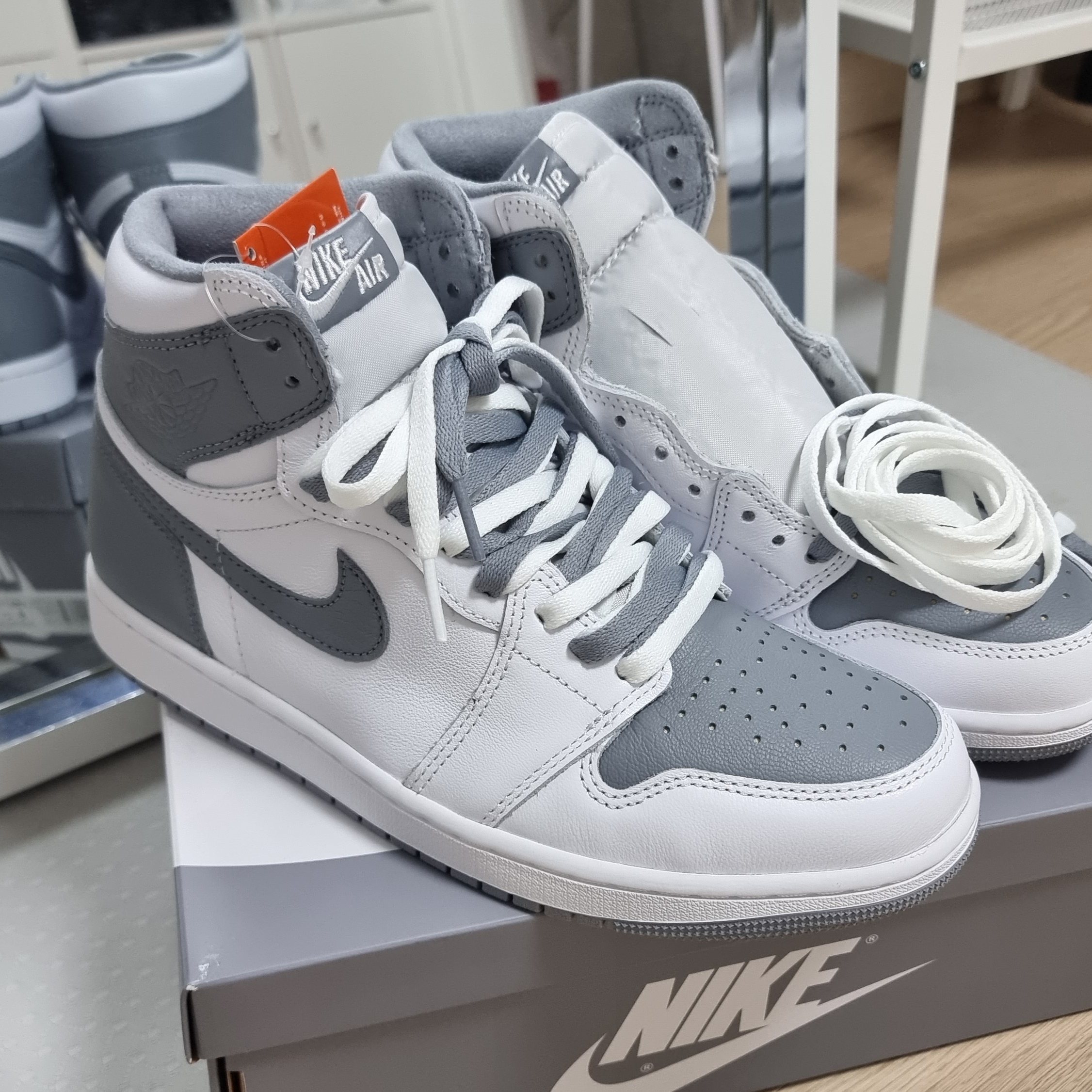 Jordan 1 Retro High OG Stealth 착용 스타일