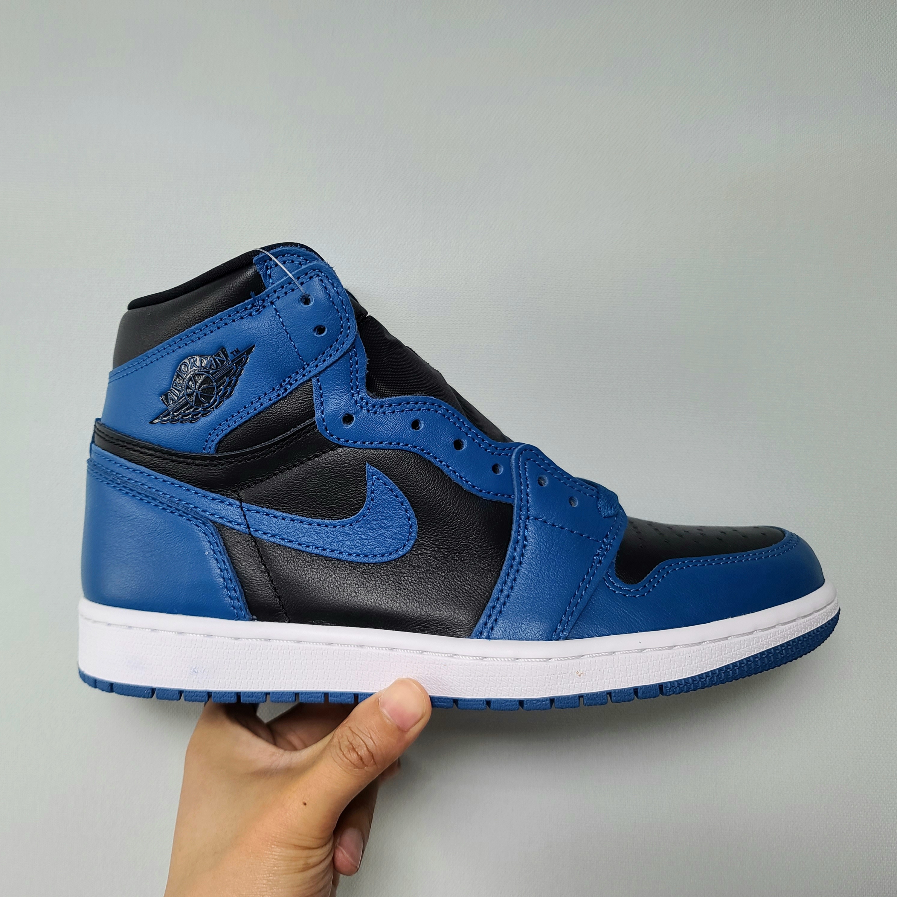 Jordan 1 Retro High OG Dark Marina Blue 착용 스타일 - 3
