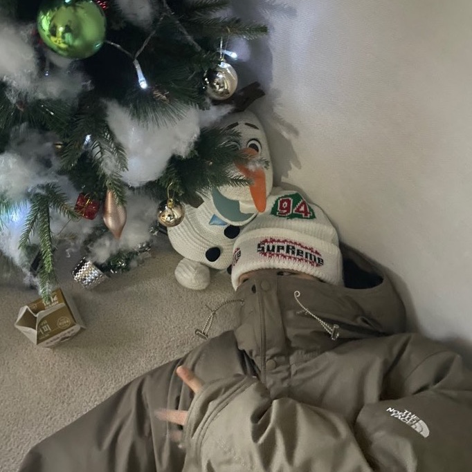 Peaches. Timeless Cap Black, Nike NRG Solo Swoosh Fleece Pants Dark Grey Heather - Asia 착용 스타일 - 4