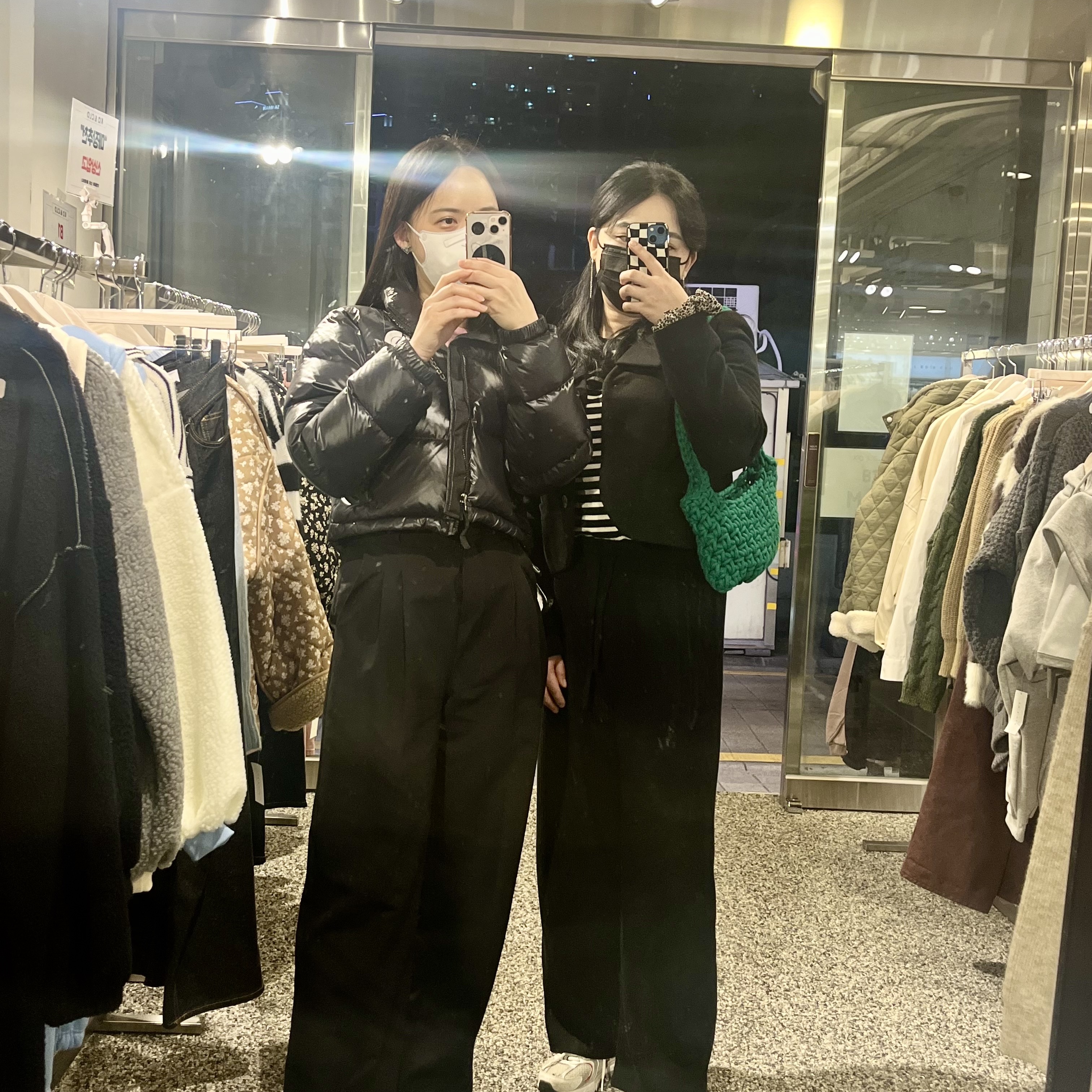 (W) The North Face Nuptse Short Jacket Black 착용 스타일